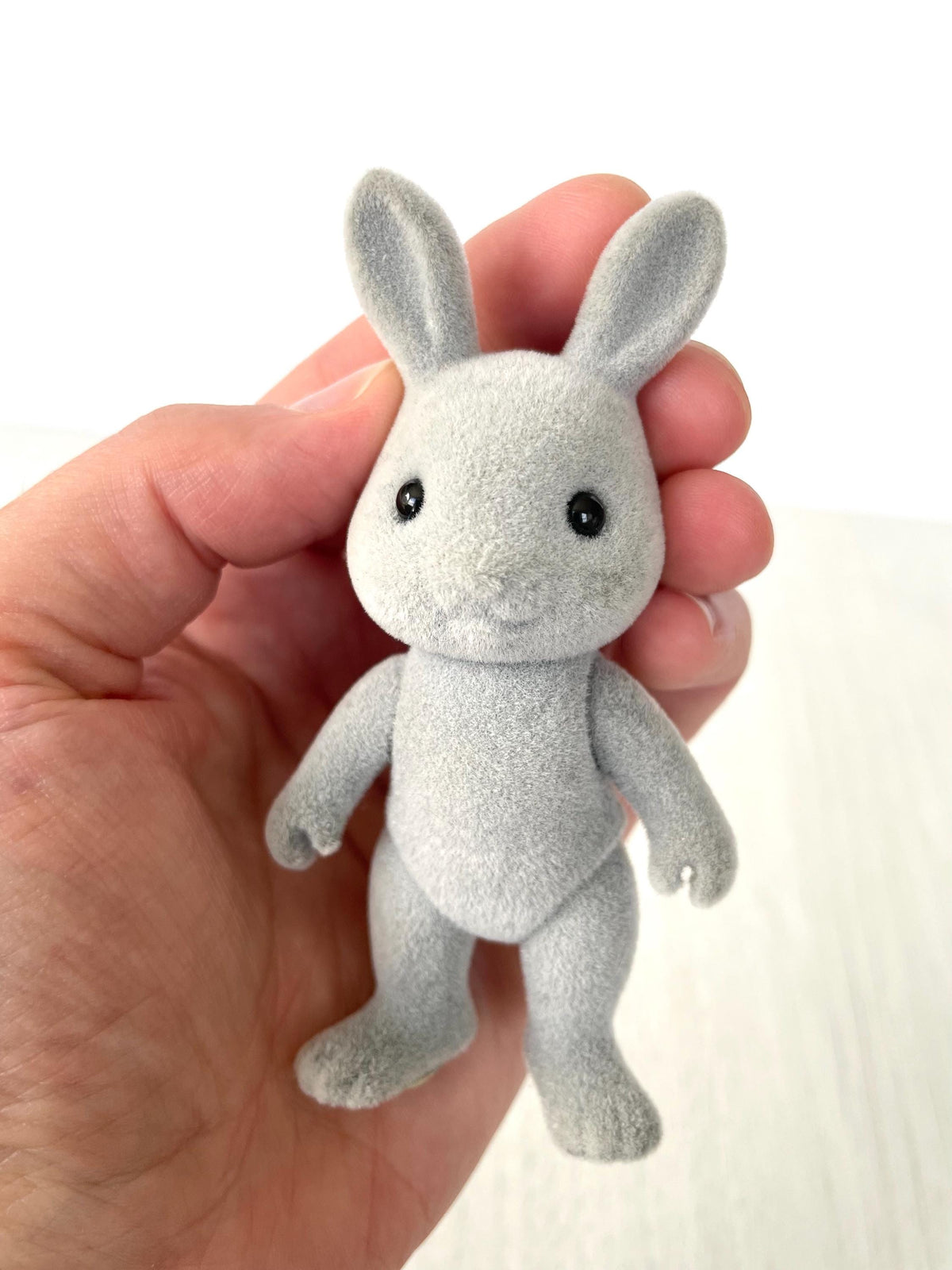 Vintage Sylvanian Families Babblebrook Rabbit Mom, Calico Critters Gray Bunny with Gripping Hands and Gold Foot Sticker, photo 7