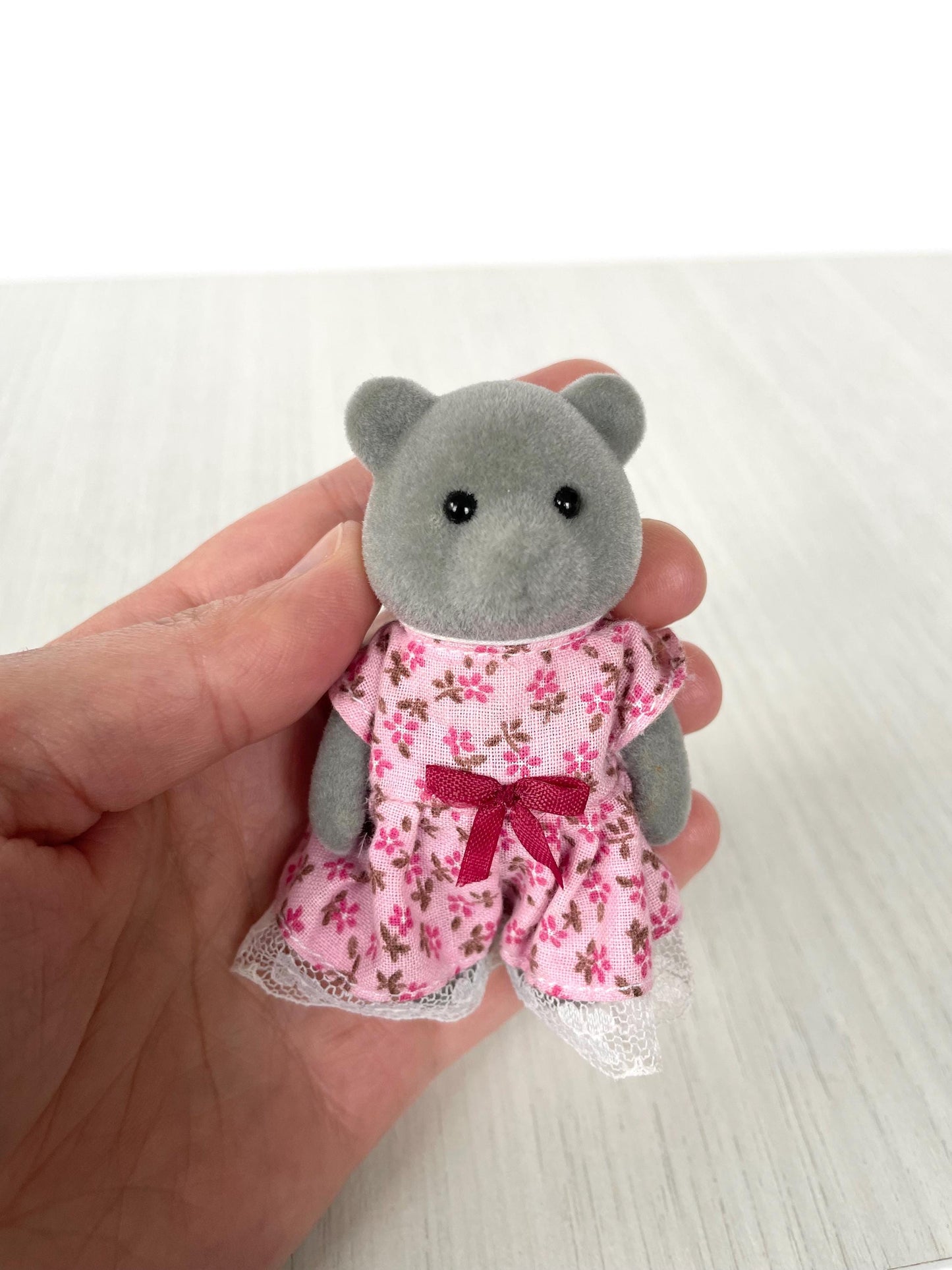 Vintage 1985 Tomy Sylvanian Families Summer Evergreen bear sister in pink dress — Calico Critters