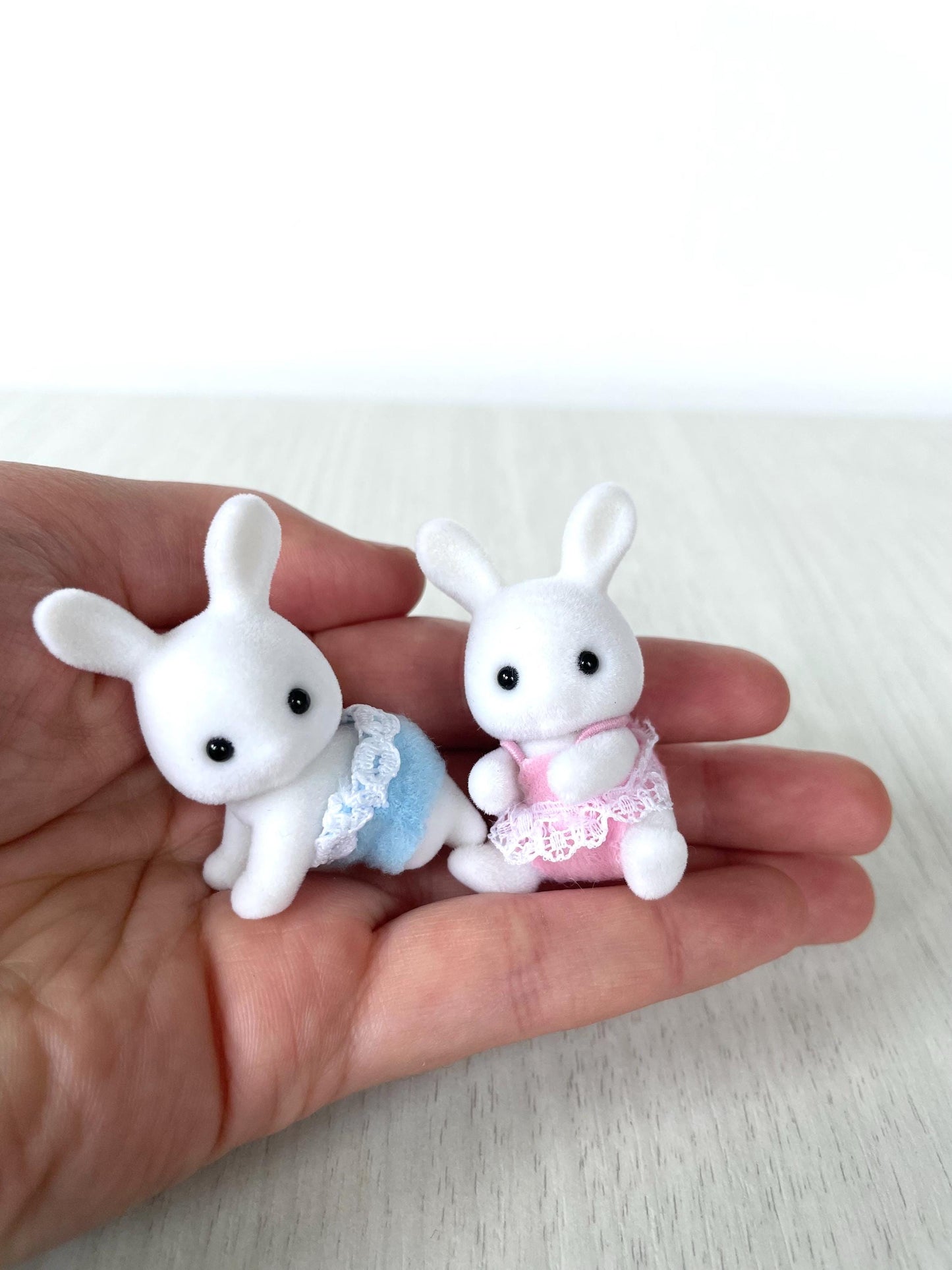 Calico Critters Snow Warren Rabbit Babies, White Flocked Rabbit Figures — Sylvanian Families
