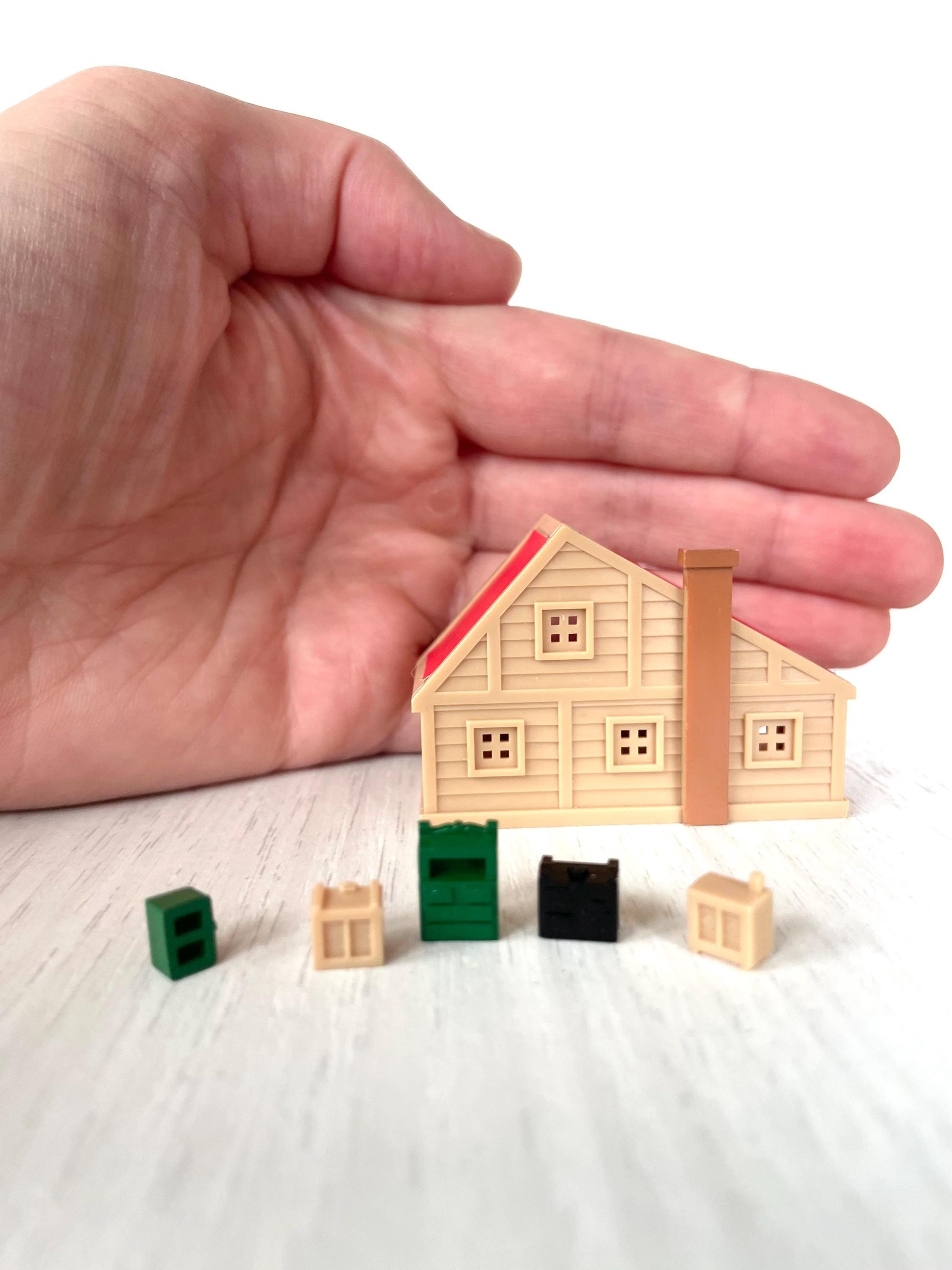 Vintage Sylvanian Families mini dollhouse with tiny furniture from Japan — Calico Critters