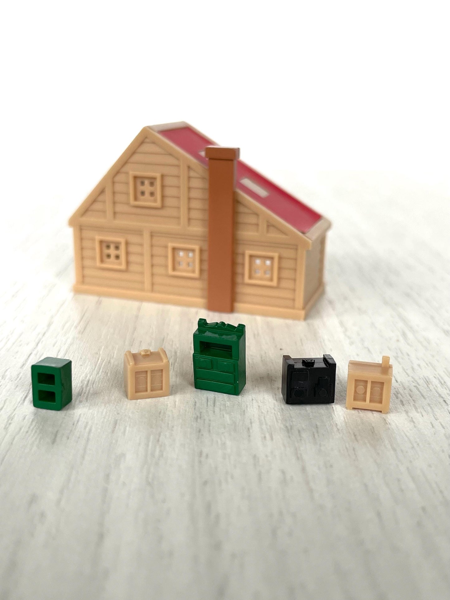 Miniature dollhouse with furniture set — Sylvanian Families / Calico Critters