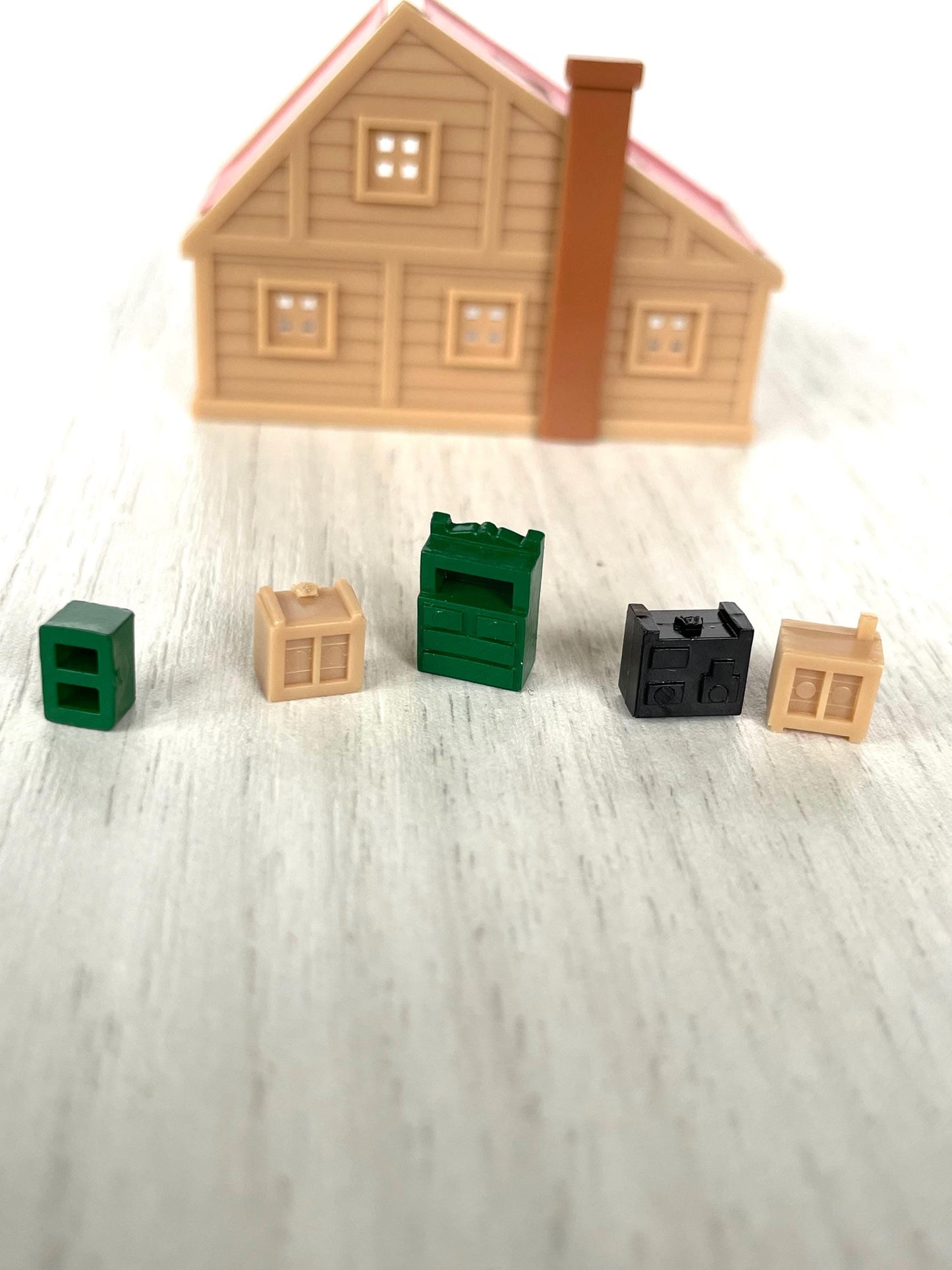 Vintage tiny dollhouse from Japan — Sylvanian Families / Calico Critters