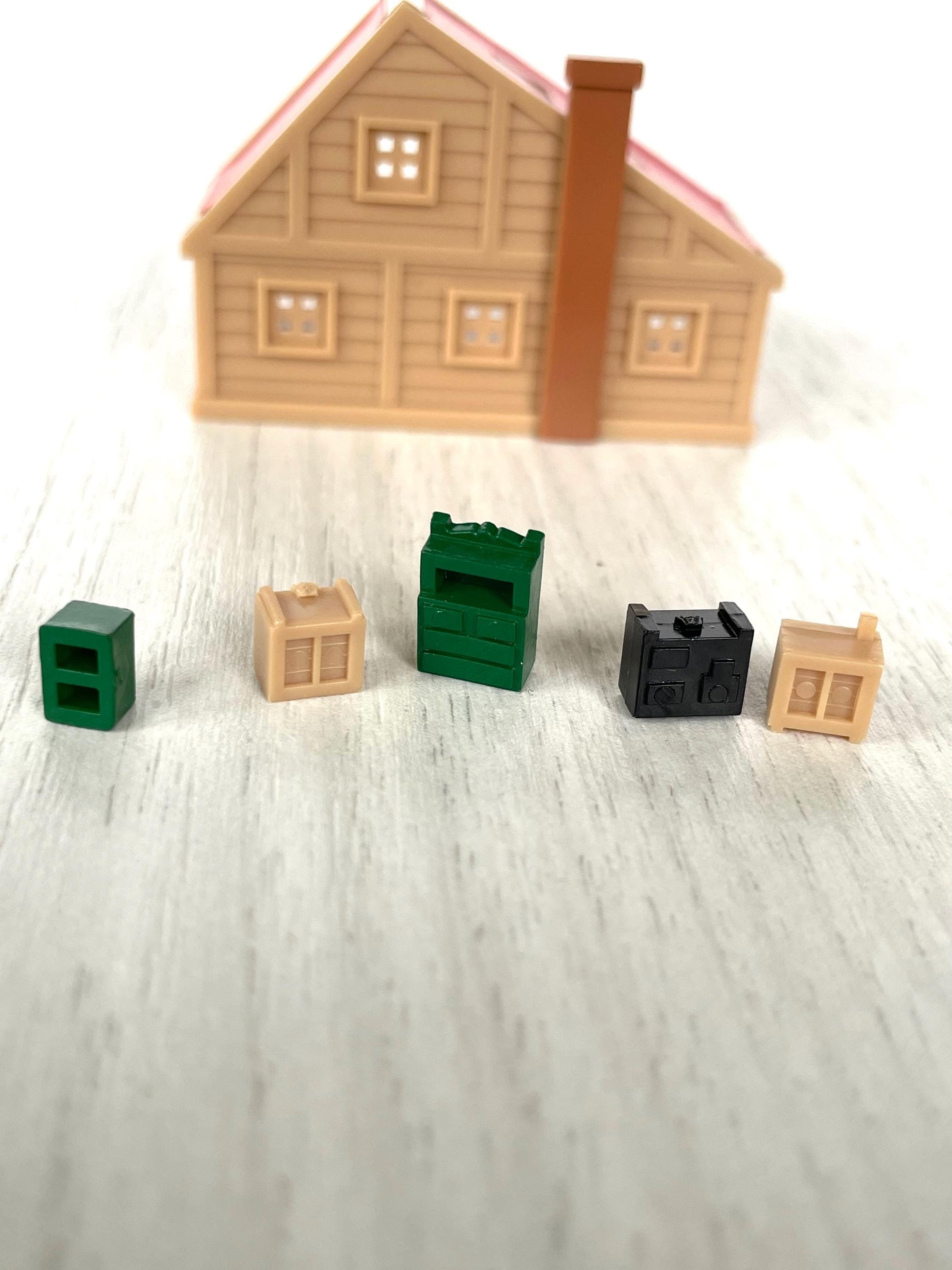 Vintage tiny dollhouse from Japan — Sylvanian Families / Calico Critters