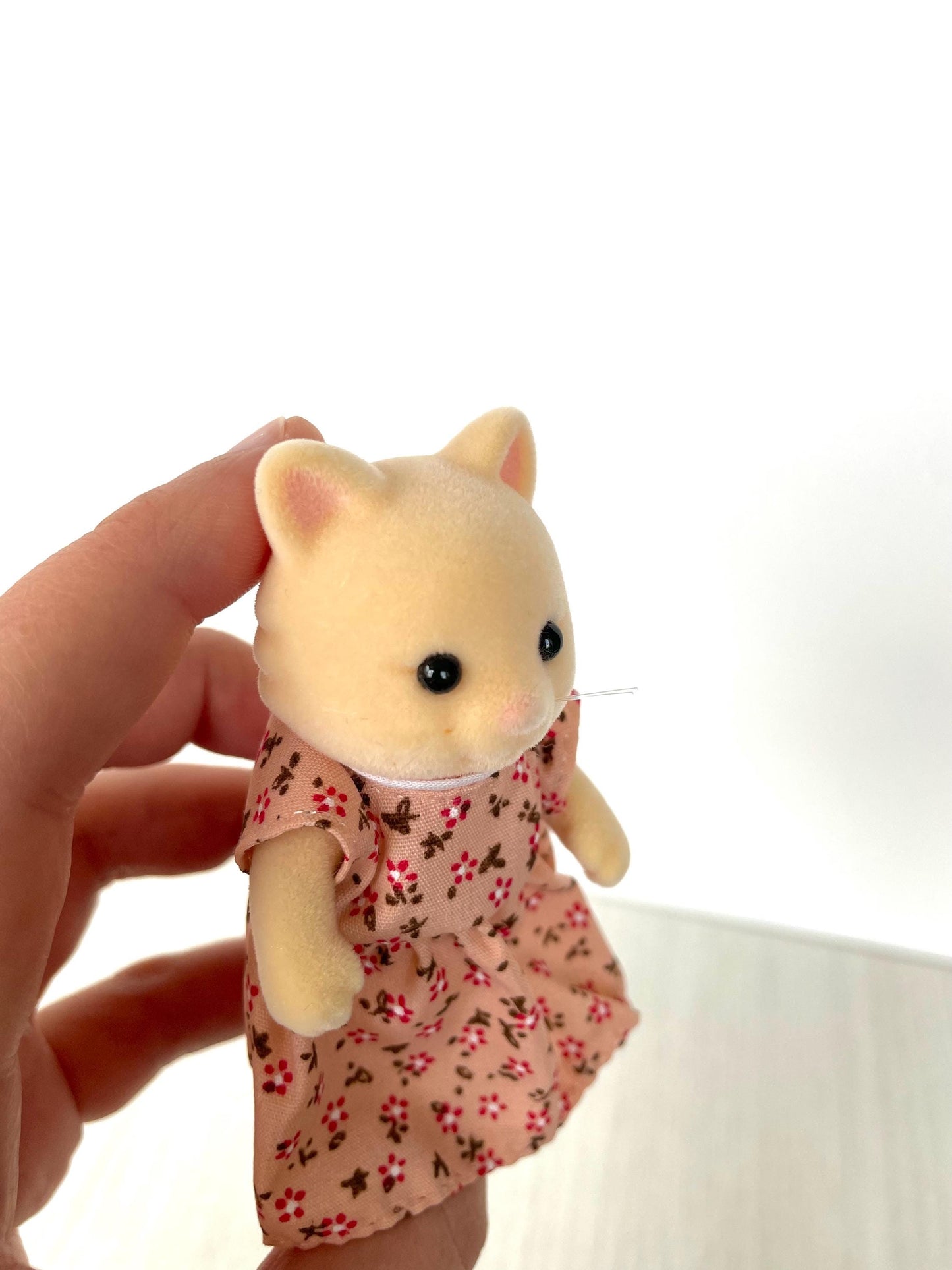 Collectible Chantilly cat mom — Sylvanian Families / Calico Critters