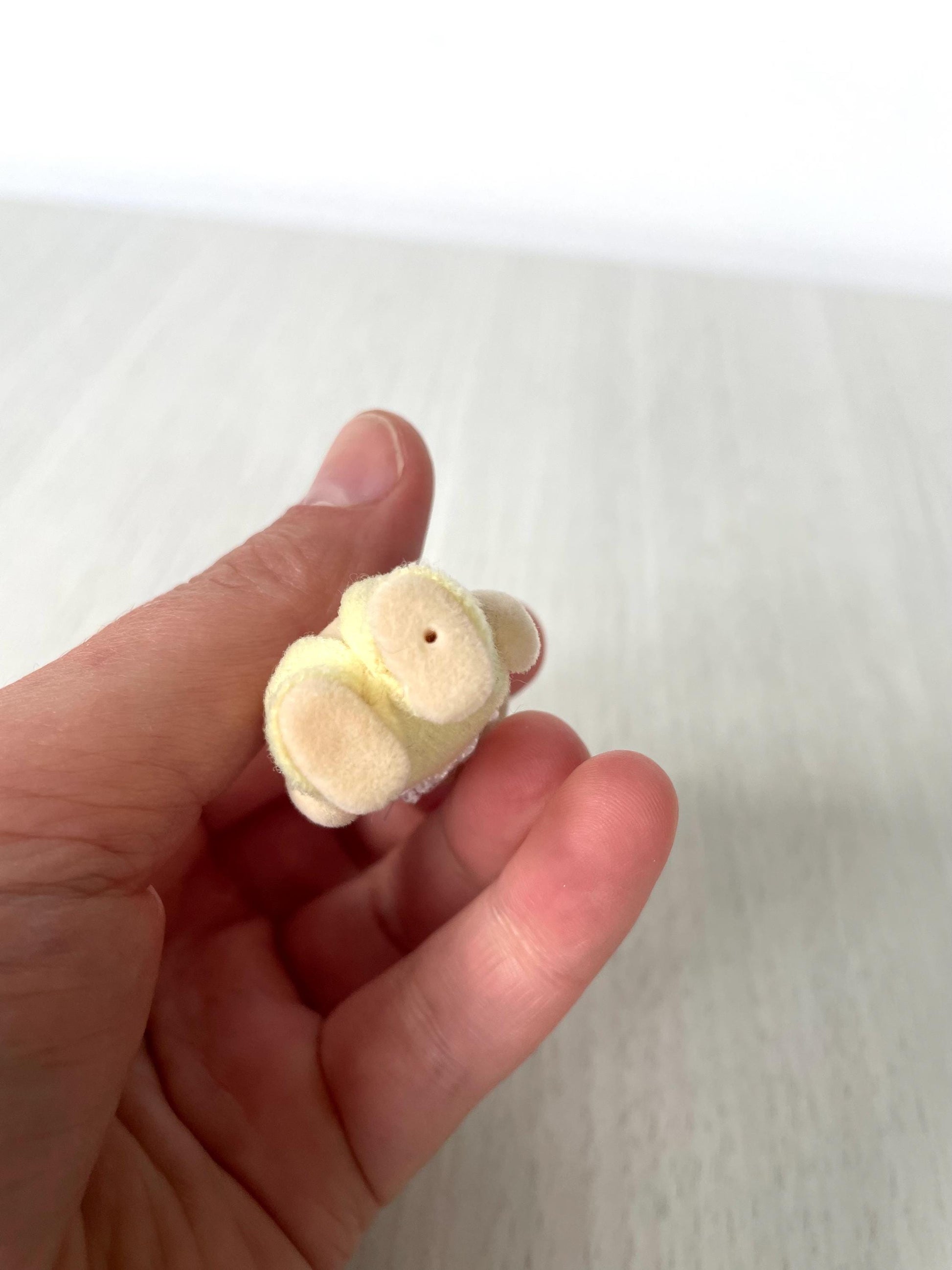 Keats cream cat baby back — Sylvanian Families / Calico Critters