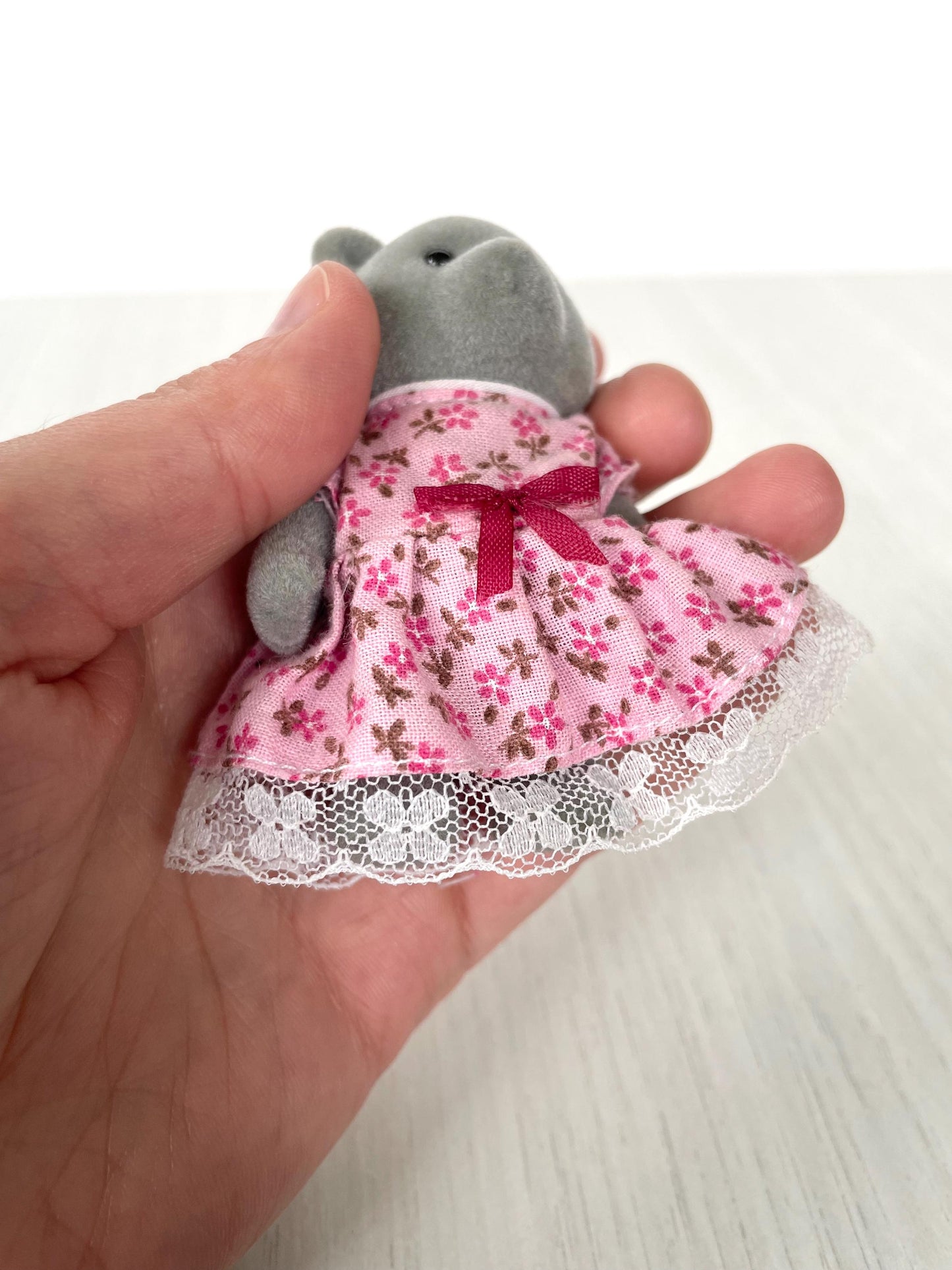 Summer Evergreen grey bear sister figurine — vintage Sylvanian Families / Calico Critters