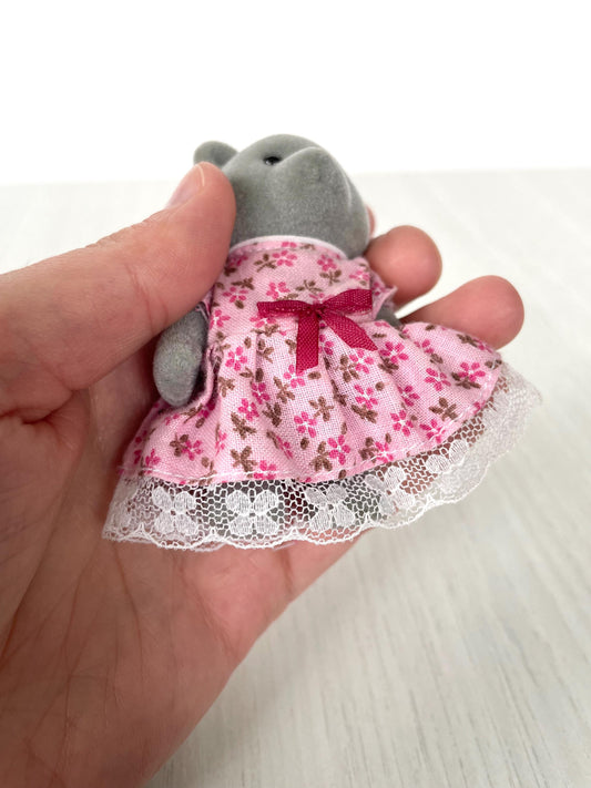 Summer Evergreen grey bear sister figurine — vintage Sylvanian Families / Calico Critters