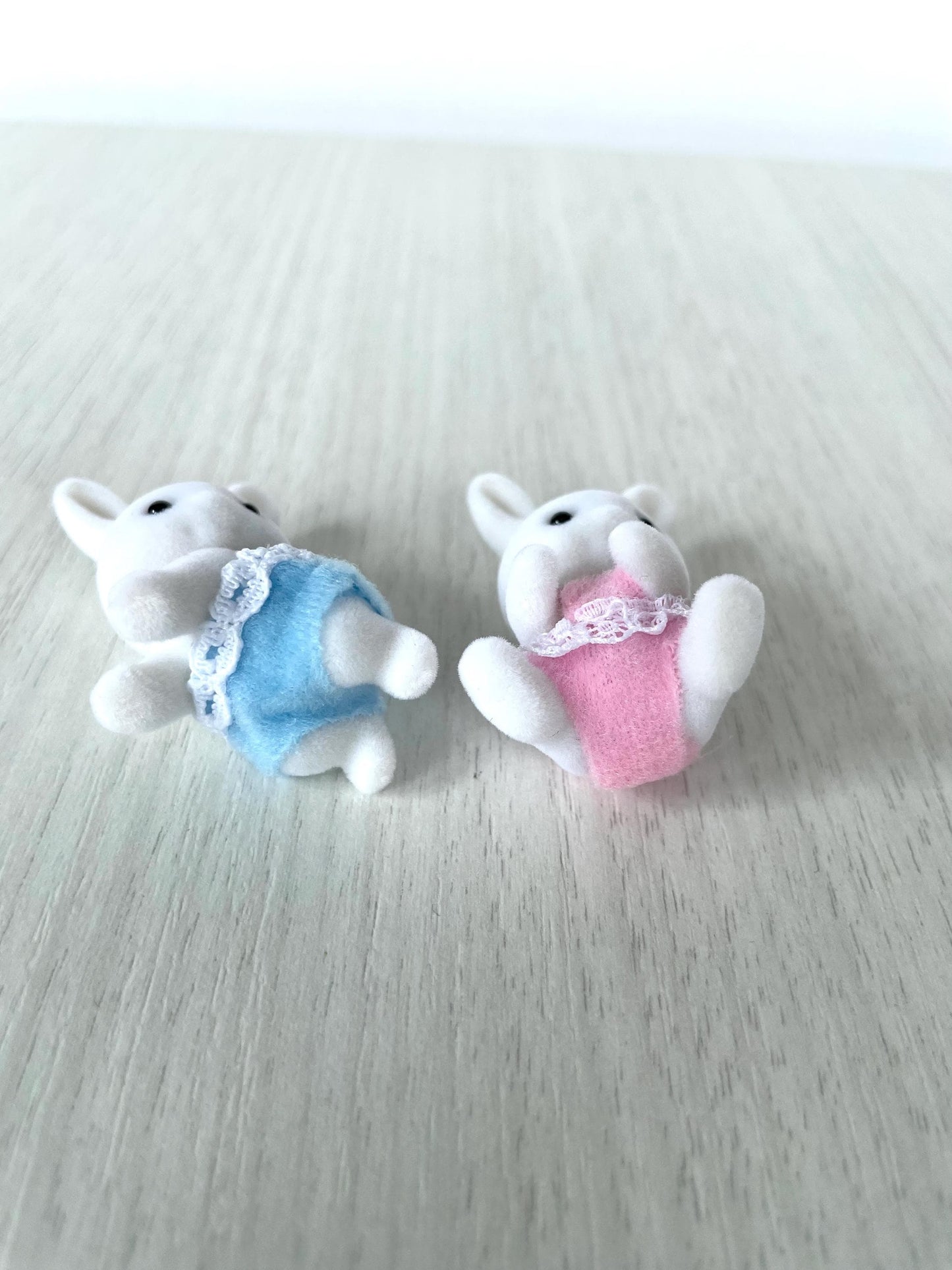 Calico Critters Snow Warren Rabbit Babies, White Flocked Rabbit Figures — Sylvanian Families