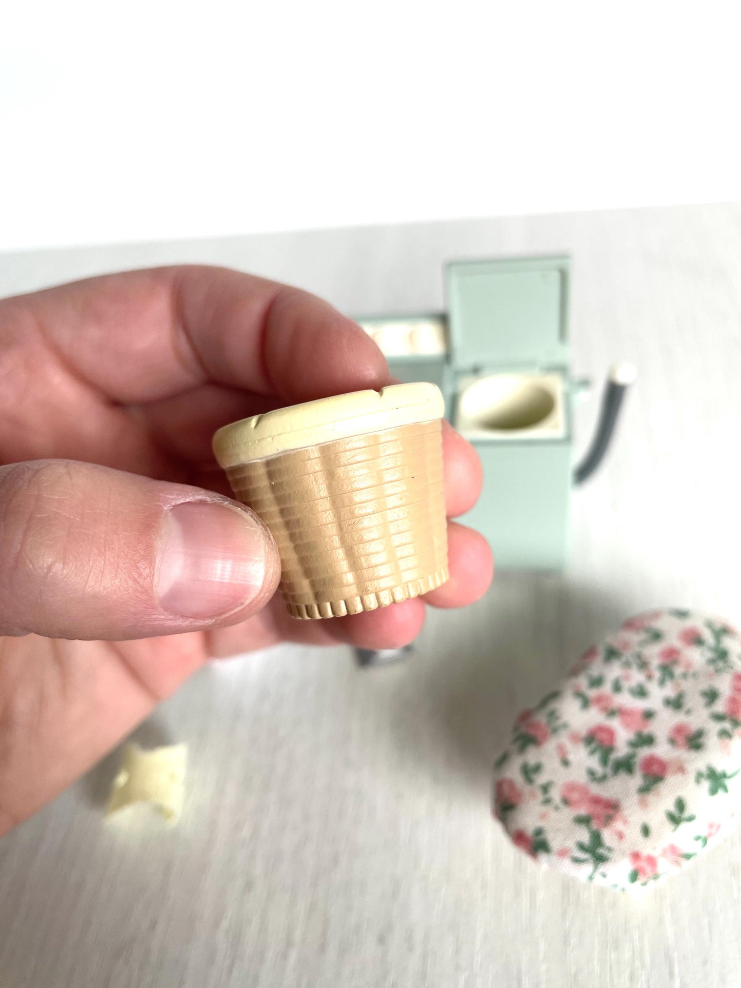 Calico Critters Vintage laundry machine set — Sylvanian Families