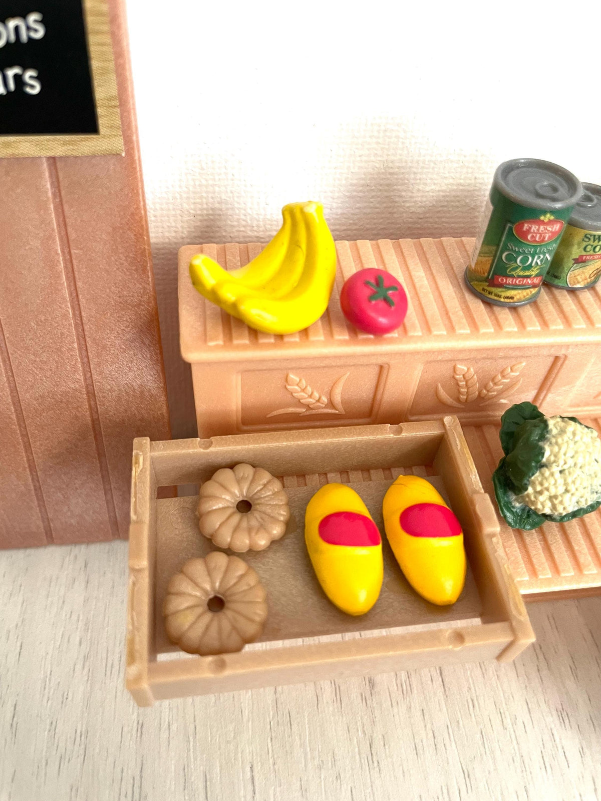 Custom farm table and vegetable garden stand with sugar sack, custom farmer's market stall with canned goods and Calico Critters accessories, Sylvanian Families, photo 2