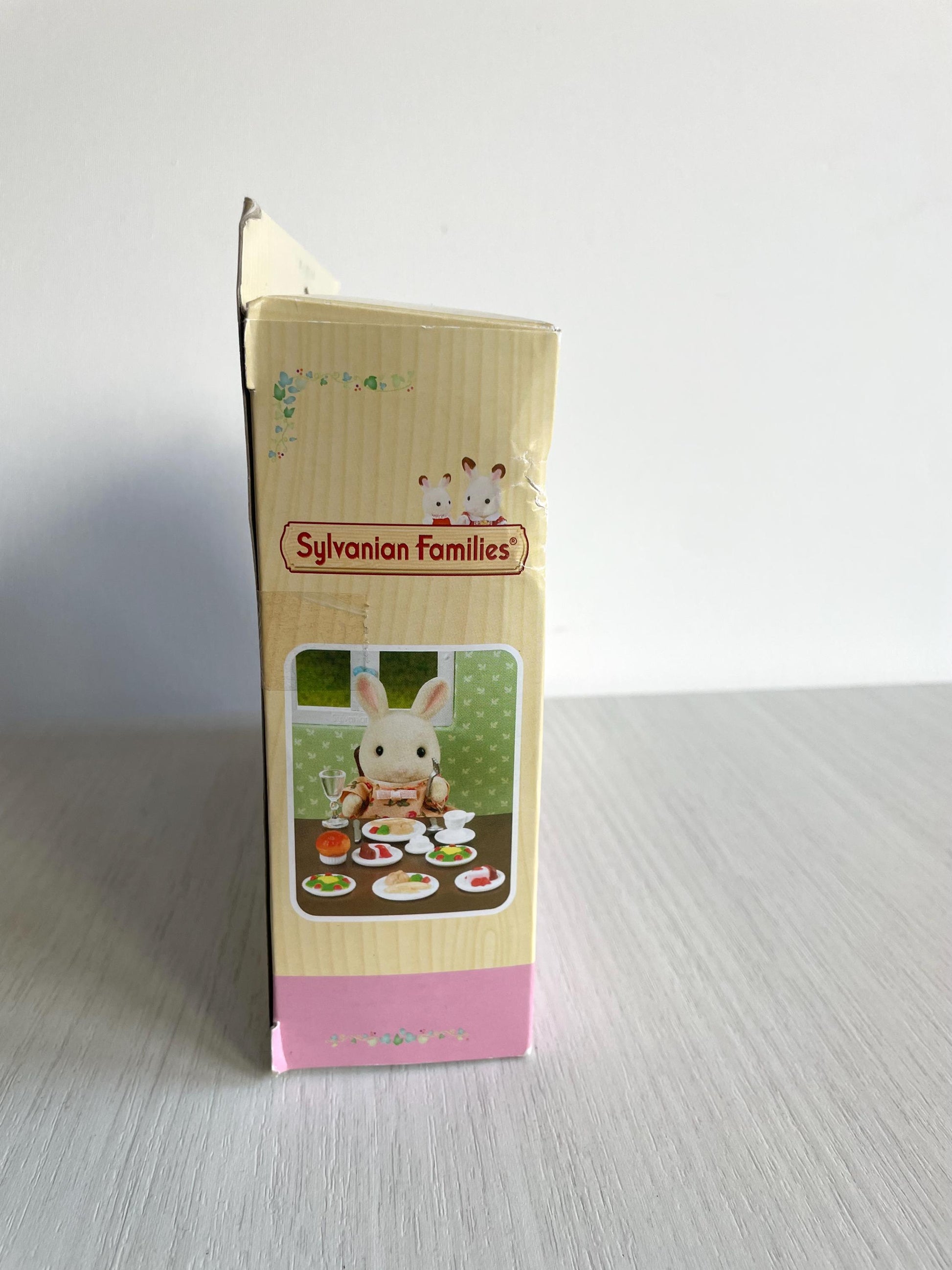 Sylvanian Families dinner party glasses and food — Calico Critters vintage set