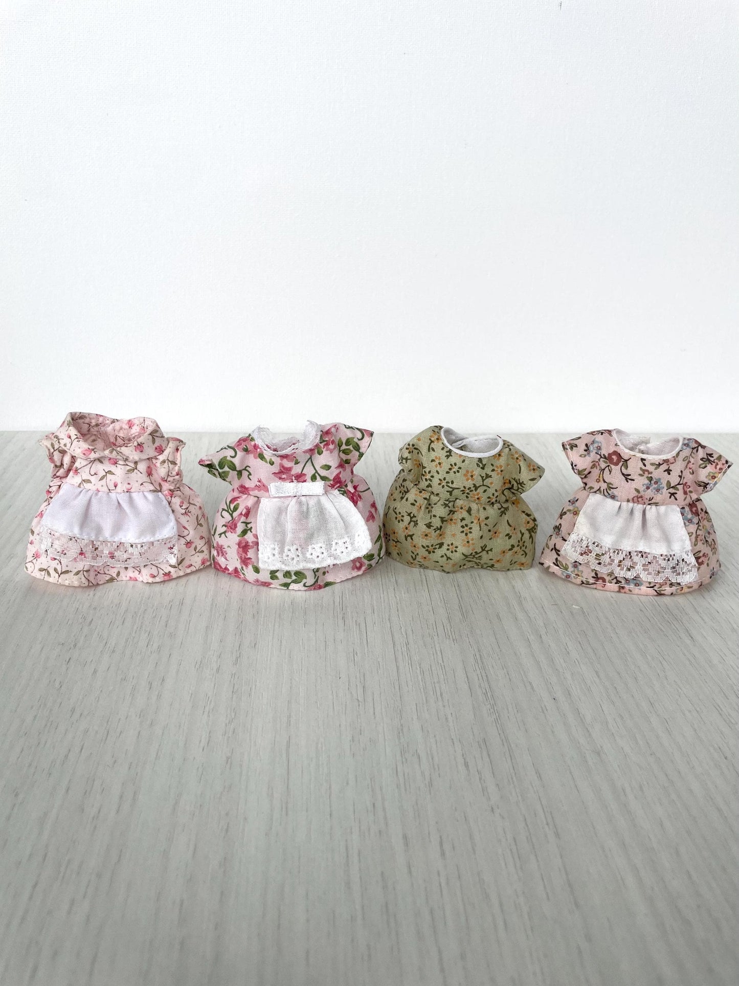 Calico Critters spare clothes mom dresses, Sylvanian Families outifts, you choose! Dress for adults female figurines, individual items