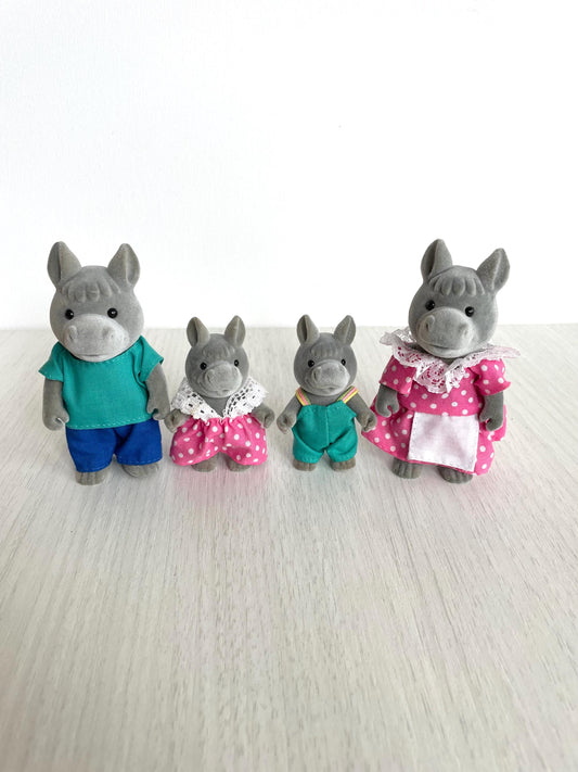 Forest Families Vintage Bärenwald Donkey Family, In excellent used condition. Collectible gray retro donkey figurines