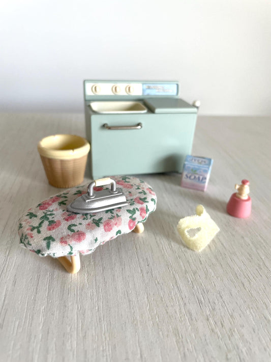 Calico Critters Vintage laundry machine set, nearly complete set, flaw on hose holder, Sylvanian rare discontinued washing machine set