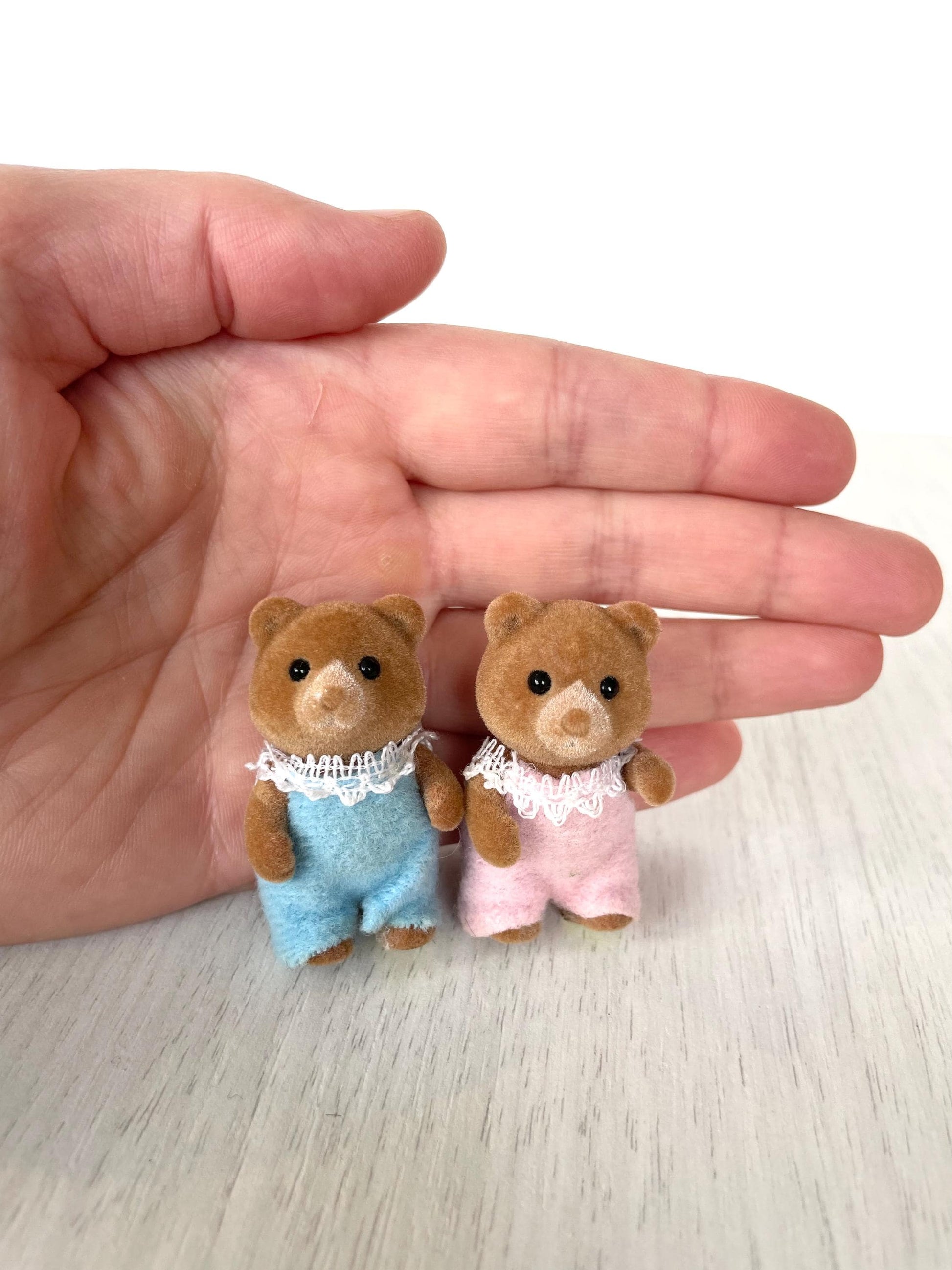 Rare Sylvanian Families Vintage Marmalade Bear babies in excellent condition with box, Brown bears with tear drop white mouths
