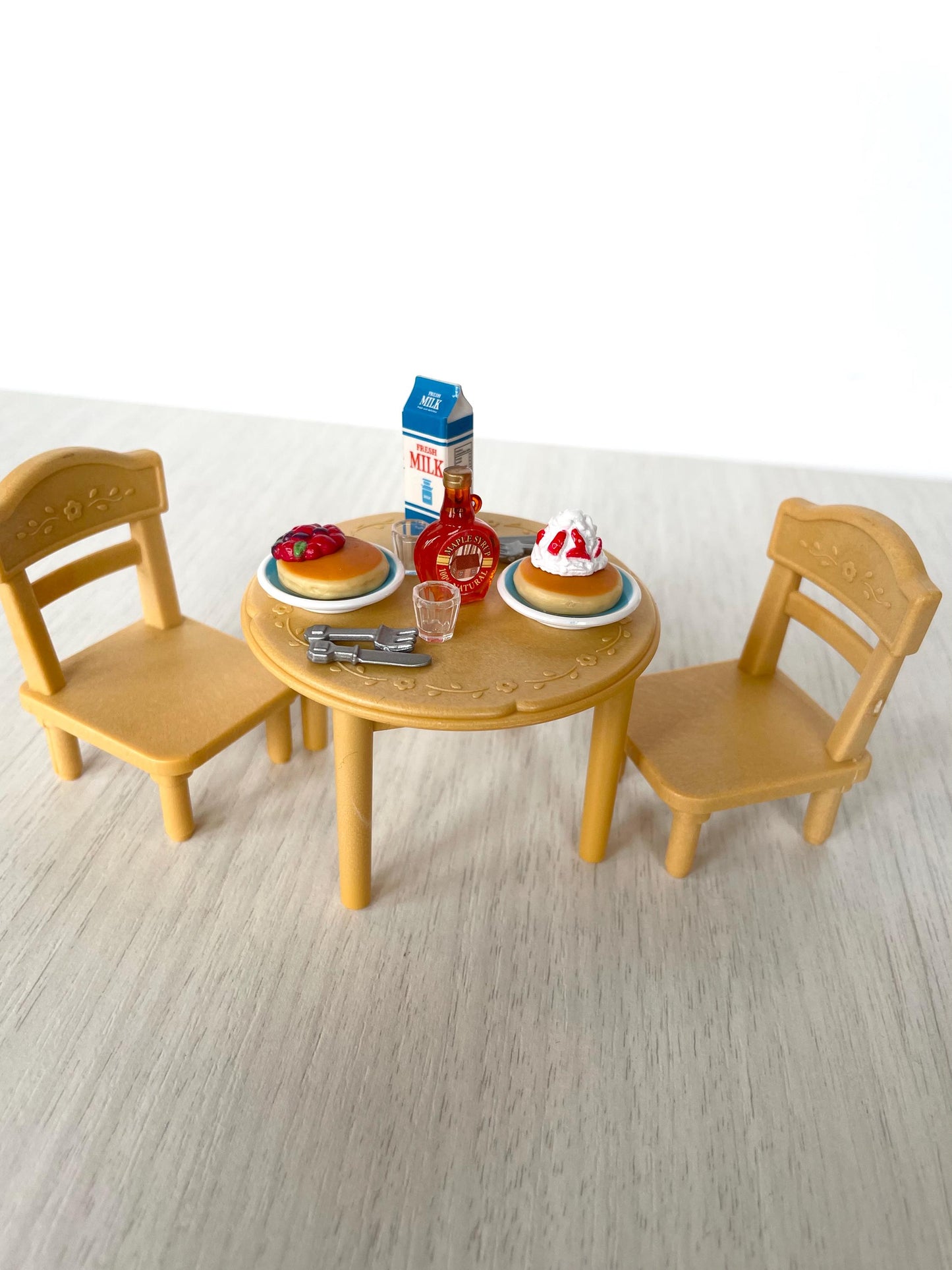 Breakfast food set pancakes and milk — Sylvanian Families / Calico Critters