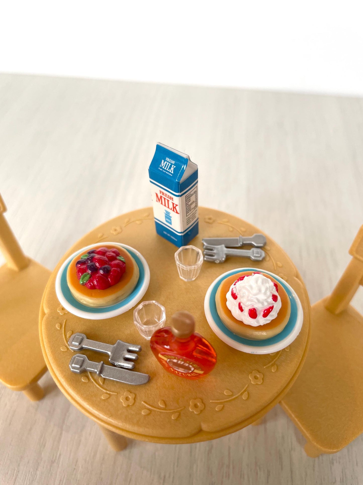 Miniature pancakes detail — Sylvanian Families / Calico Critters