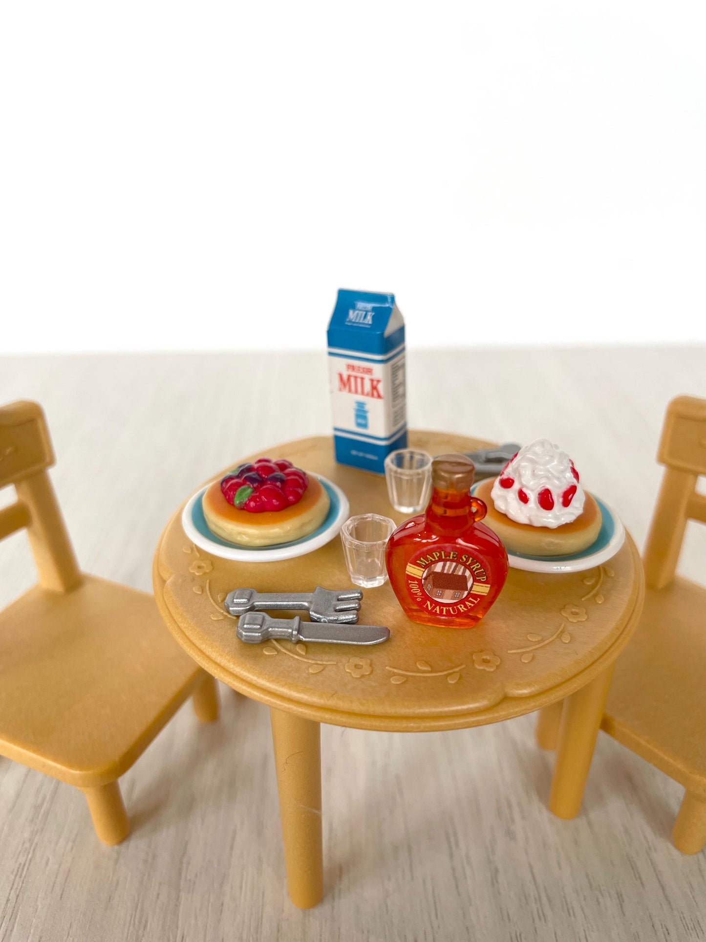 Sylvanian Families custom breakfast food set with pancakes, milk, table and chairs — Calico Critters