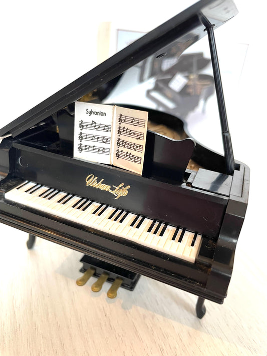 Vintage Urban Life Sylvanian Families black grand piano with box, Retro Collectible Dollhouse Furniture instrument. Missing bench