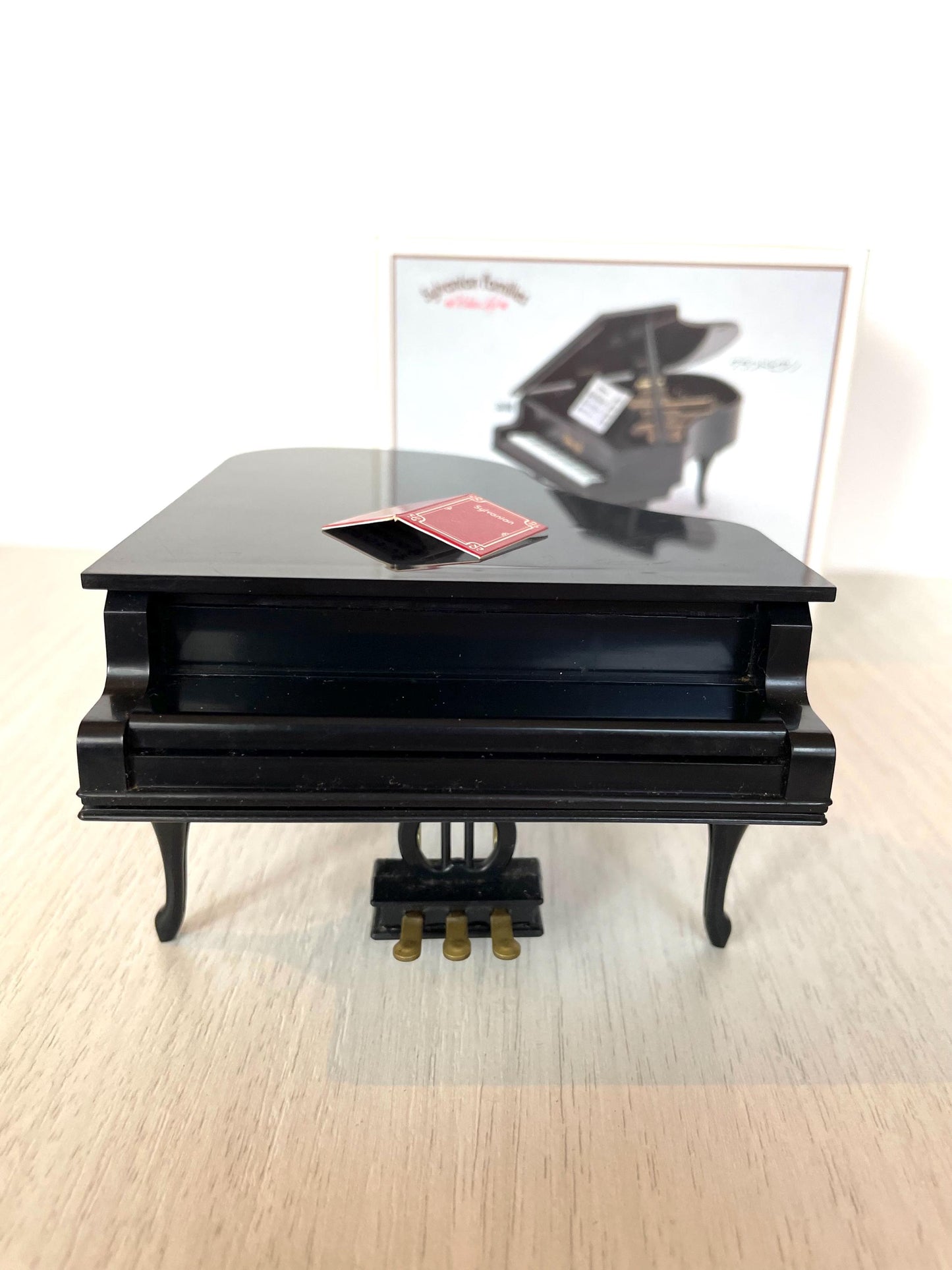Vintage Urban Life Sylvanian Families black grand piano with box, Retro Collectible — Calico Critters