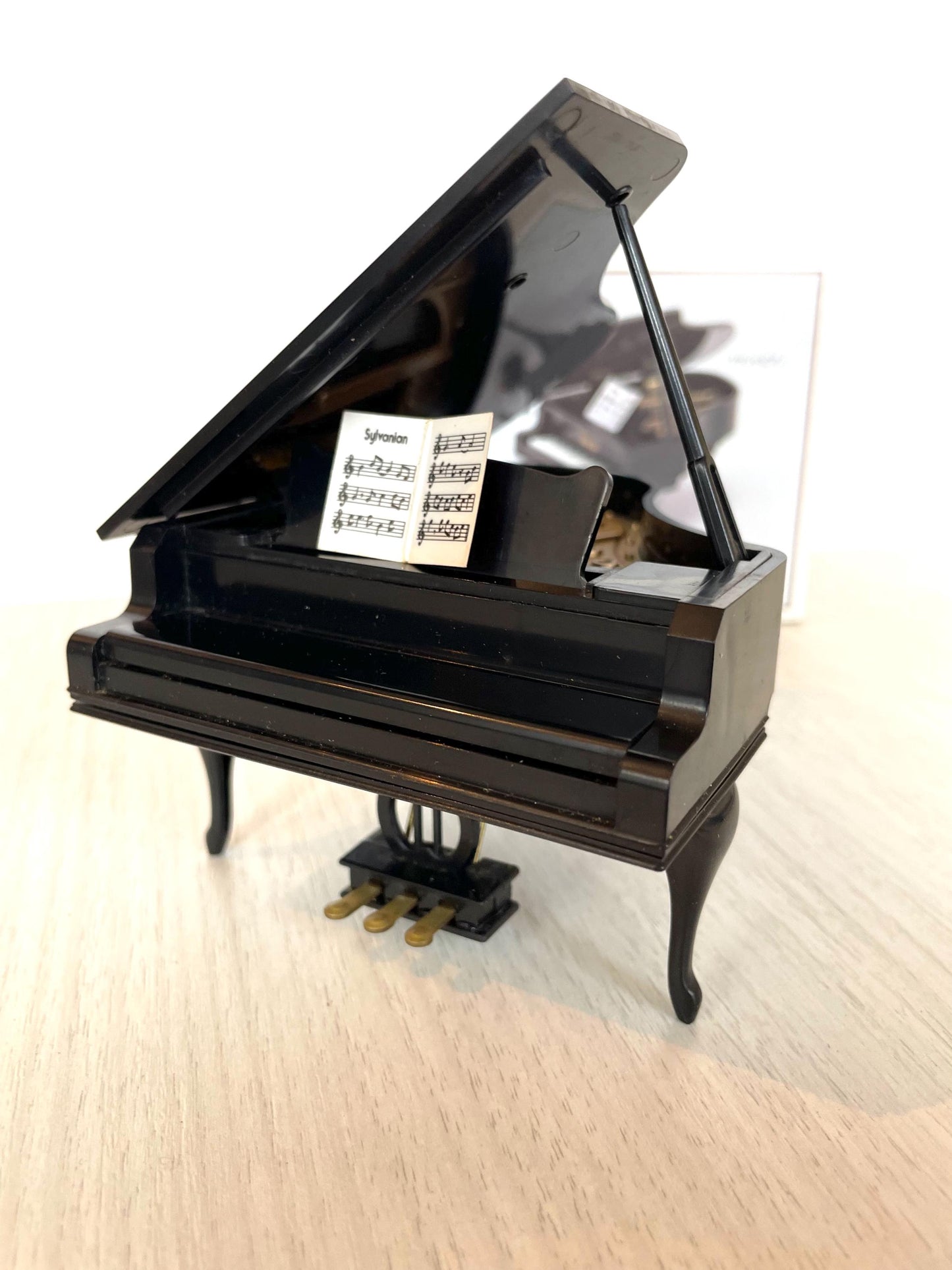 Vintage Urban Life Sylvanian Families black grand piano with box, Retro Collectible — Calico Critters
