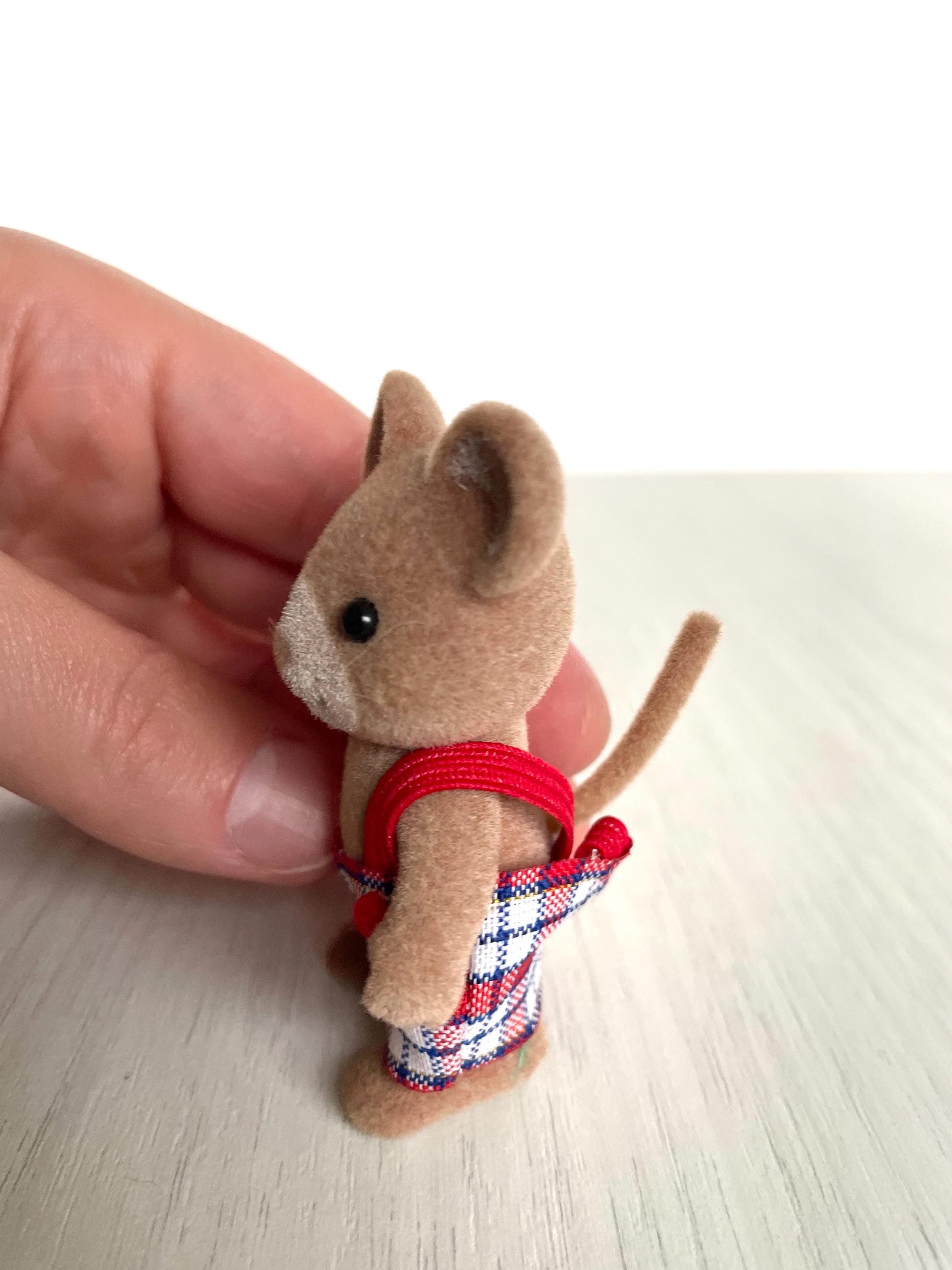 Norwood mouse boy figurine — vintage Sylvanian Families / Calico Critters