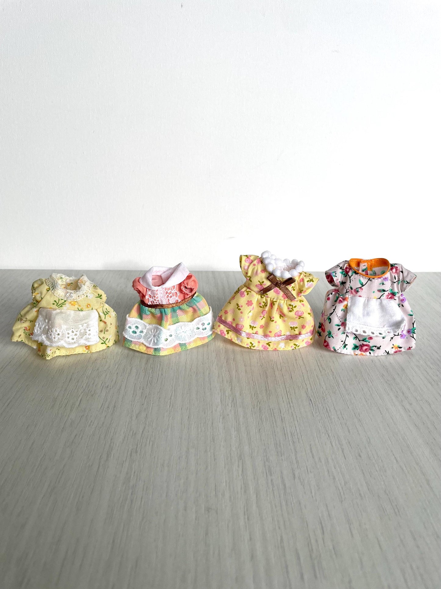 Calico Critter adult dresses, Sylvanian Families outift, spare clothes, you choose! Calico Critters mom clothing, replacement bits