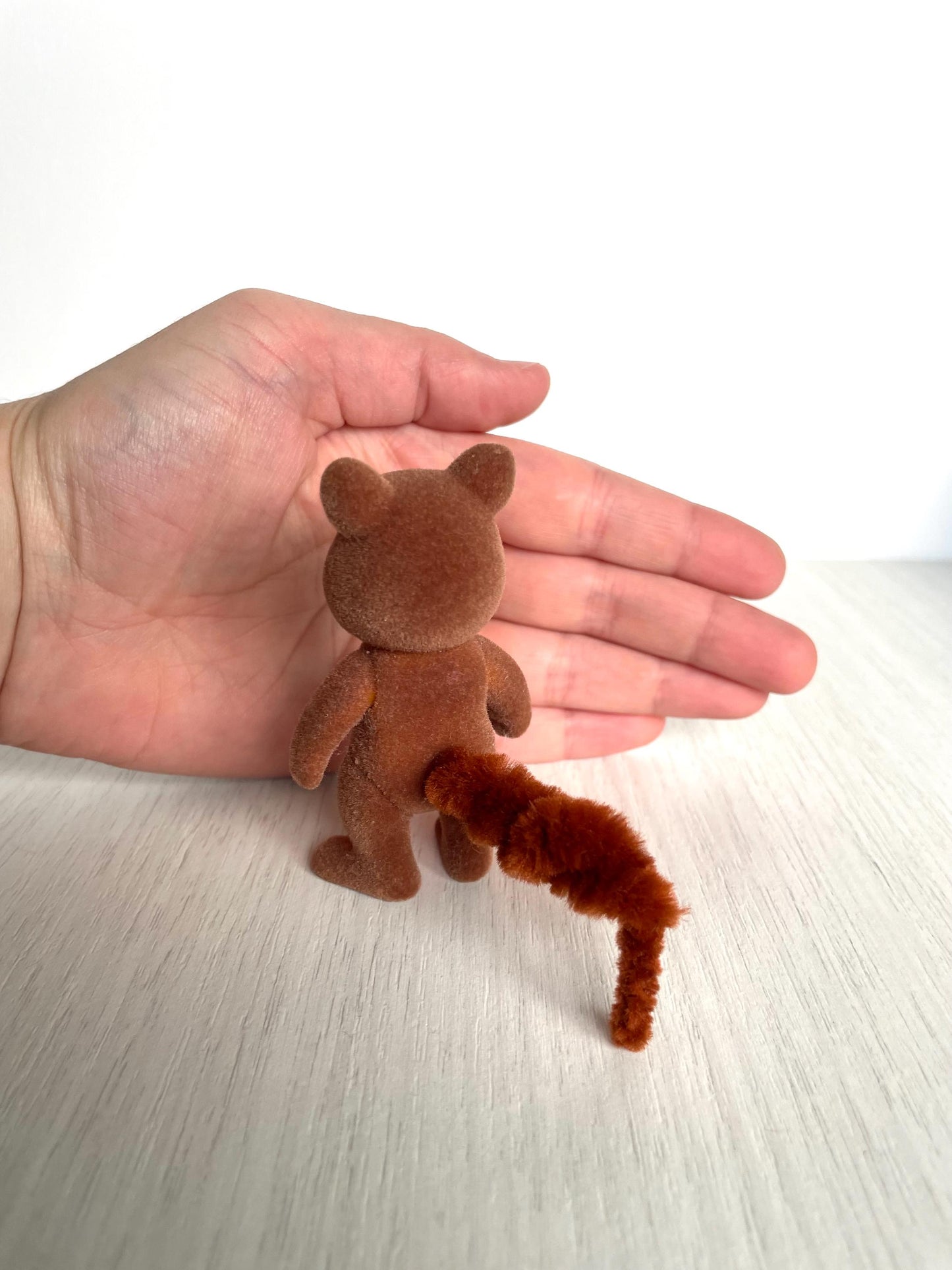 Rare Sylvanian Families Oakwood Squirrel Mom adult, vintage — Calico Critters