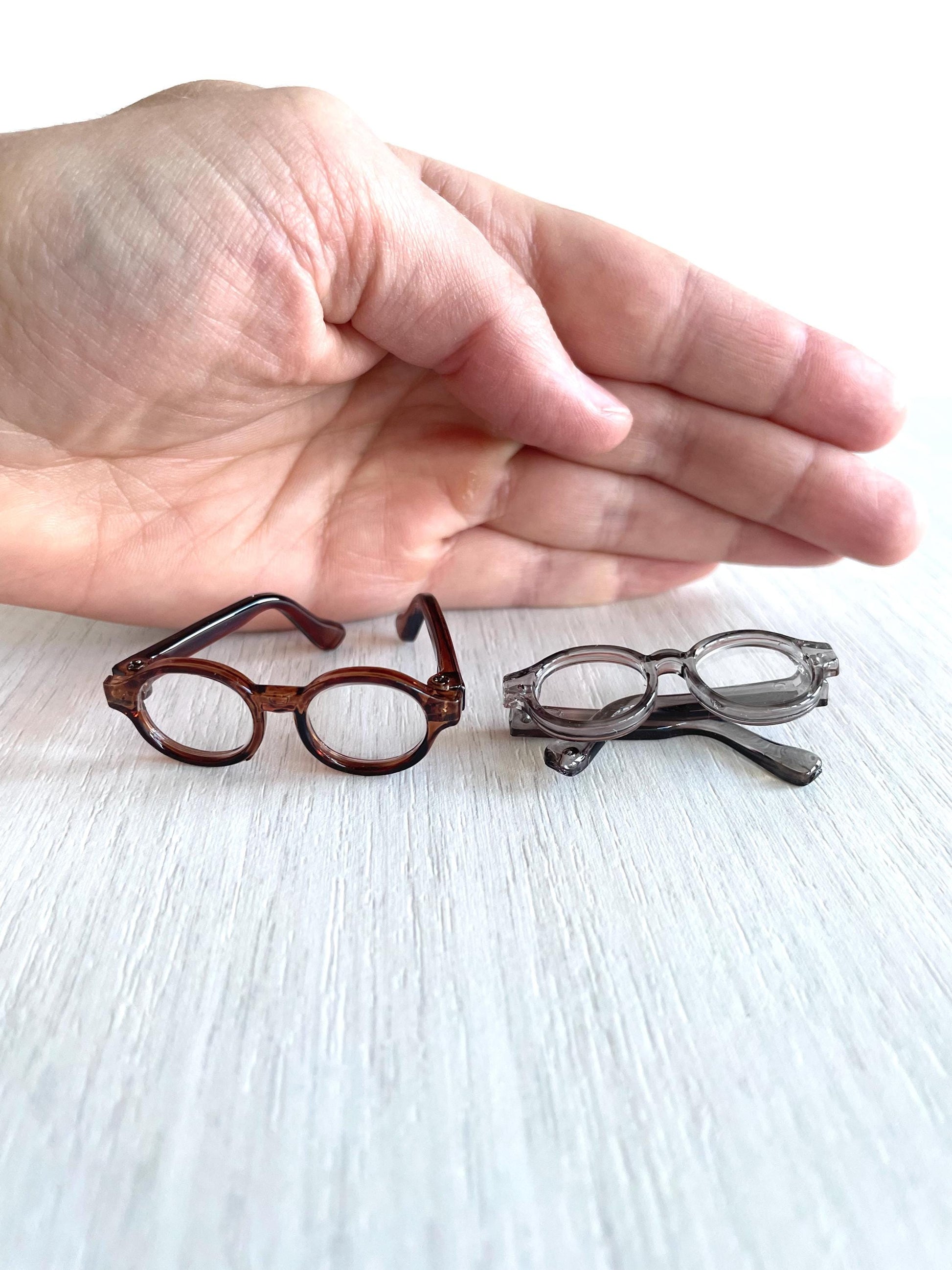 Miniature glasses, cute little doll glasses for Calico Critters, sonny angels, or other dolls — Sylvanian Families