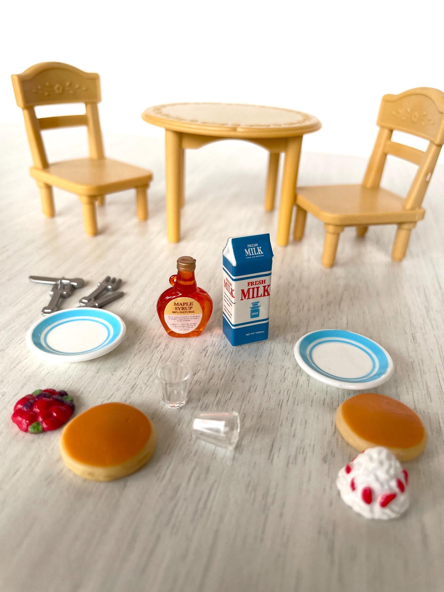 Collectible custom breakfast food set — Sylvanian Families / Calico Critters