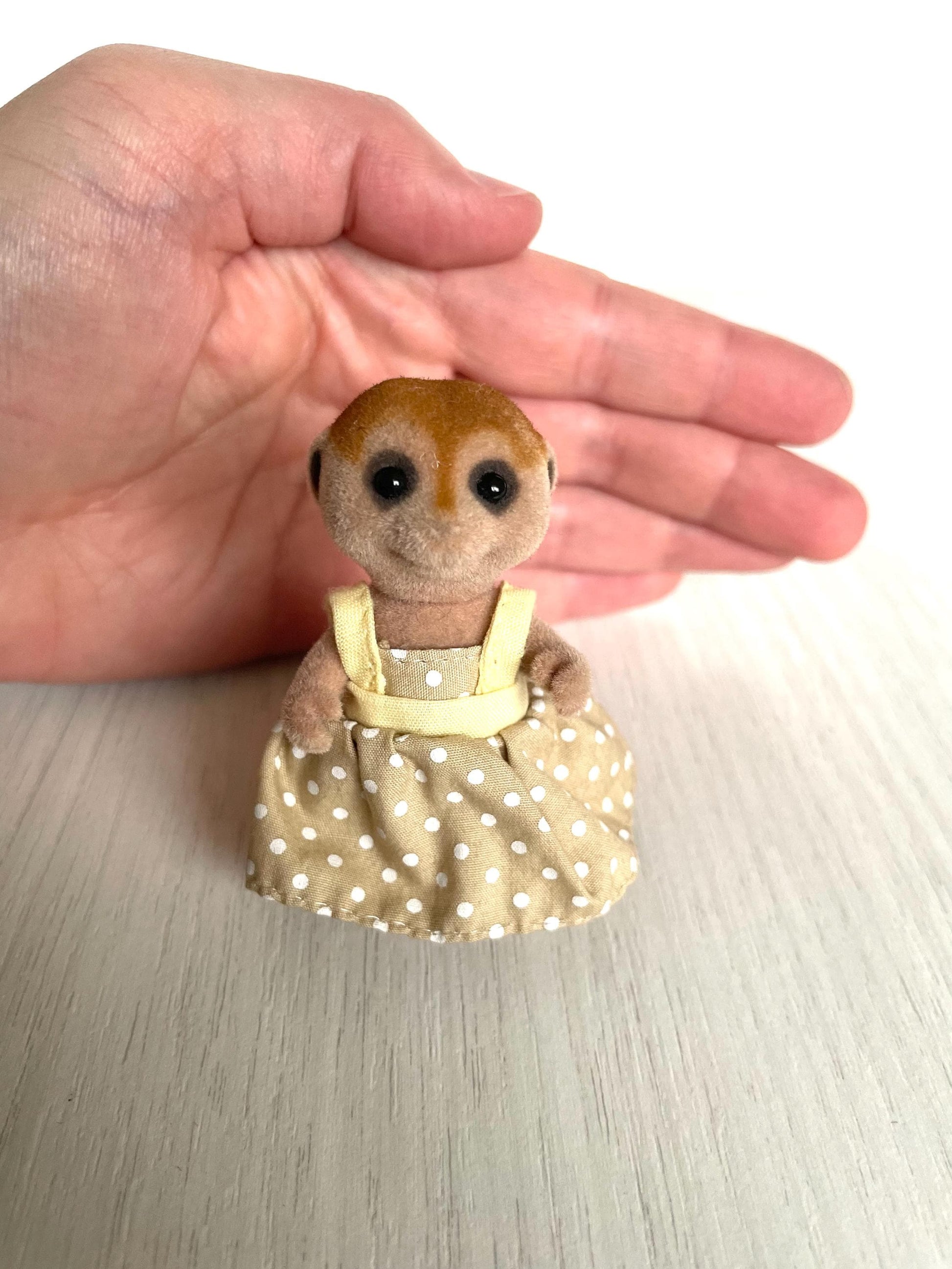 Vintage Sylvanian Families meerkat girl Gail in original dress — Calico Critters