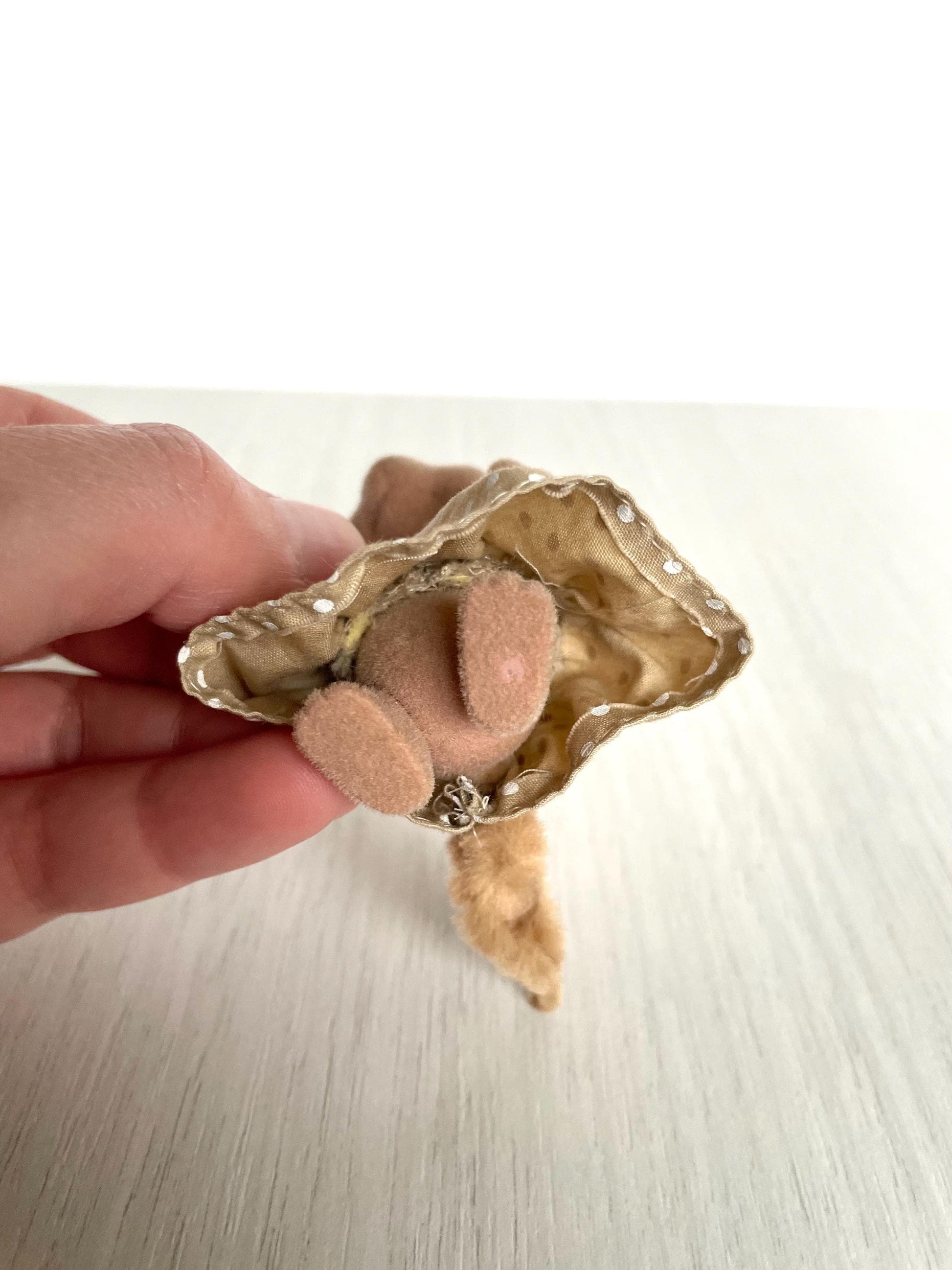 Meerkat girl back — Sylvanian Families / Calico Critters