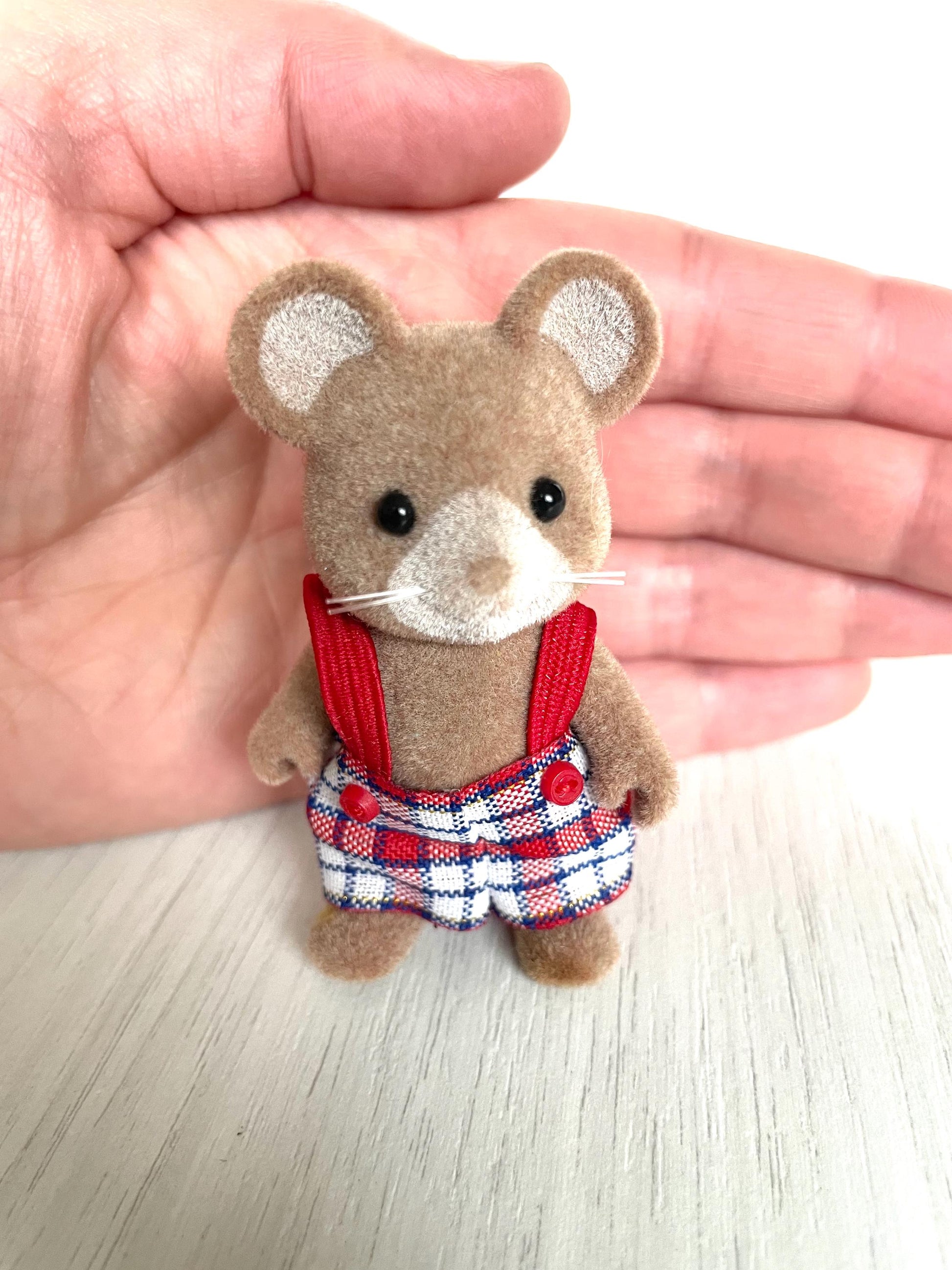 Collectible Norwood mouse boy — Sylvanian Families / Calico Critters