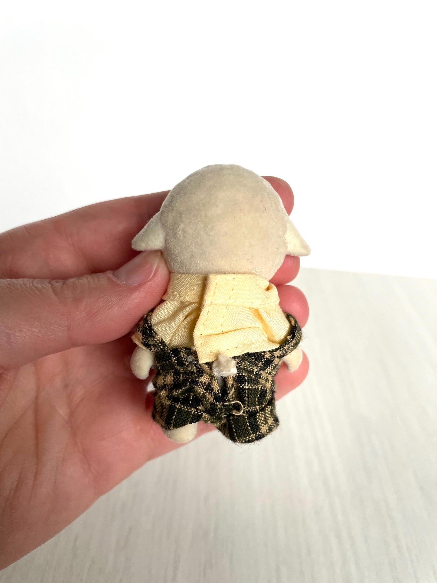 Calico Critters Vintage Dale Sheep brother with gripping hands — Sylvanian Families