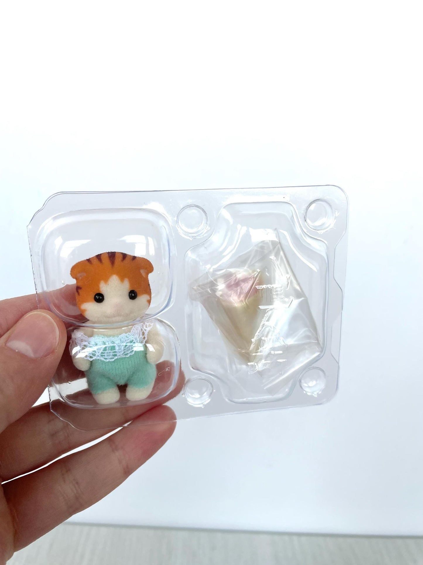 Calico Critters Baby Party Blind Bags, select Critter, New in Package | Collectible Toy for Kids & Collectors | Holiday Gift Idea — Sylvanian Families