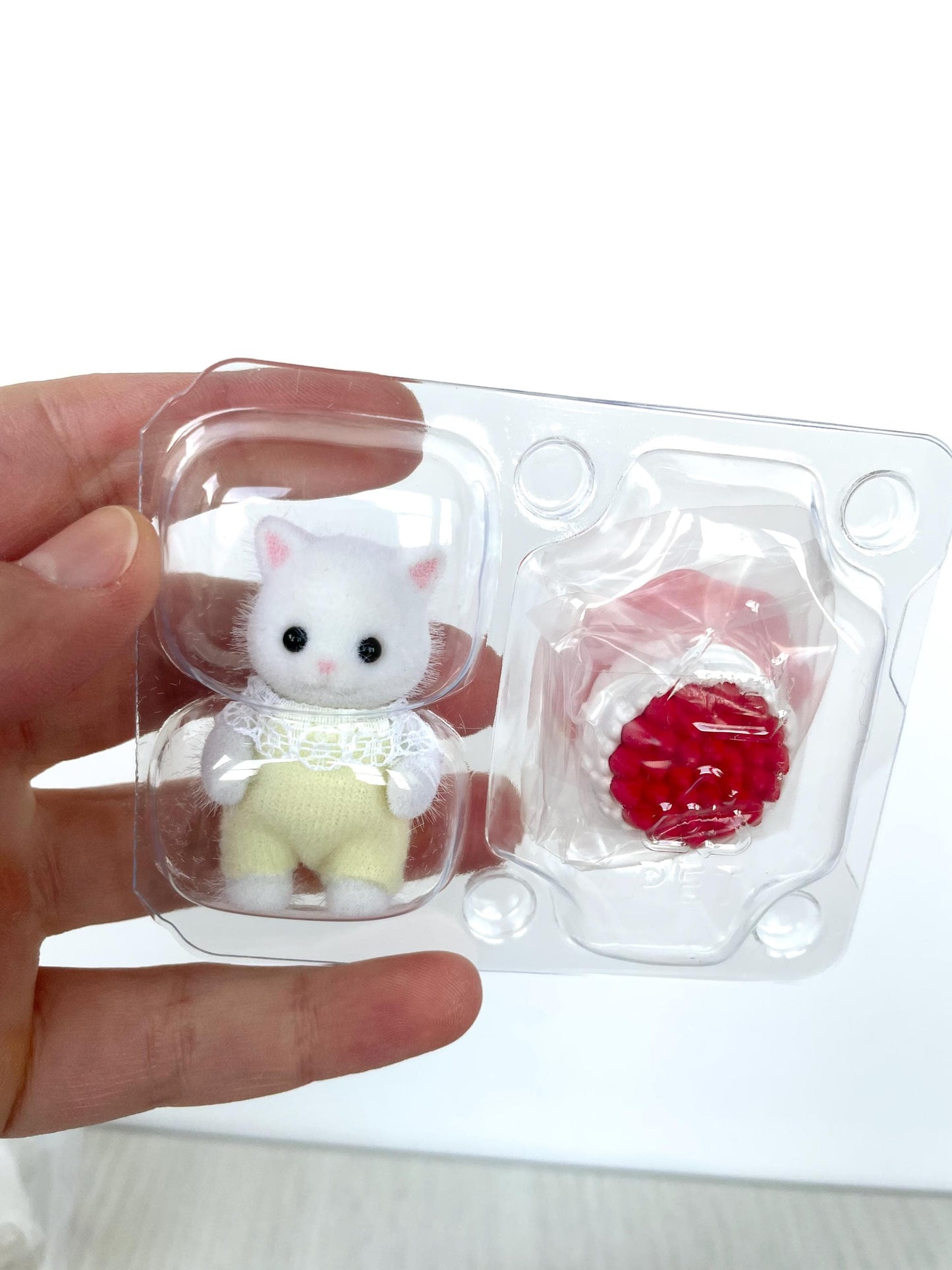 Calico Critters Baby Party Blind Bags, select Critter, New in Package | Collectible Toy for Kids & Collectors | Holiday Gift Idea — Sylvanian Families