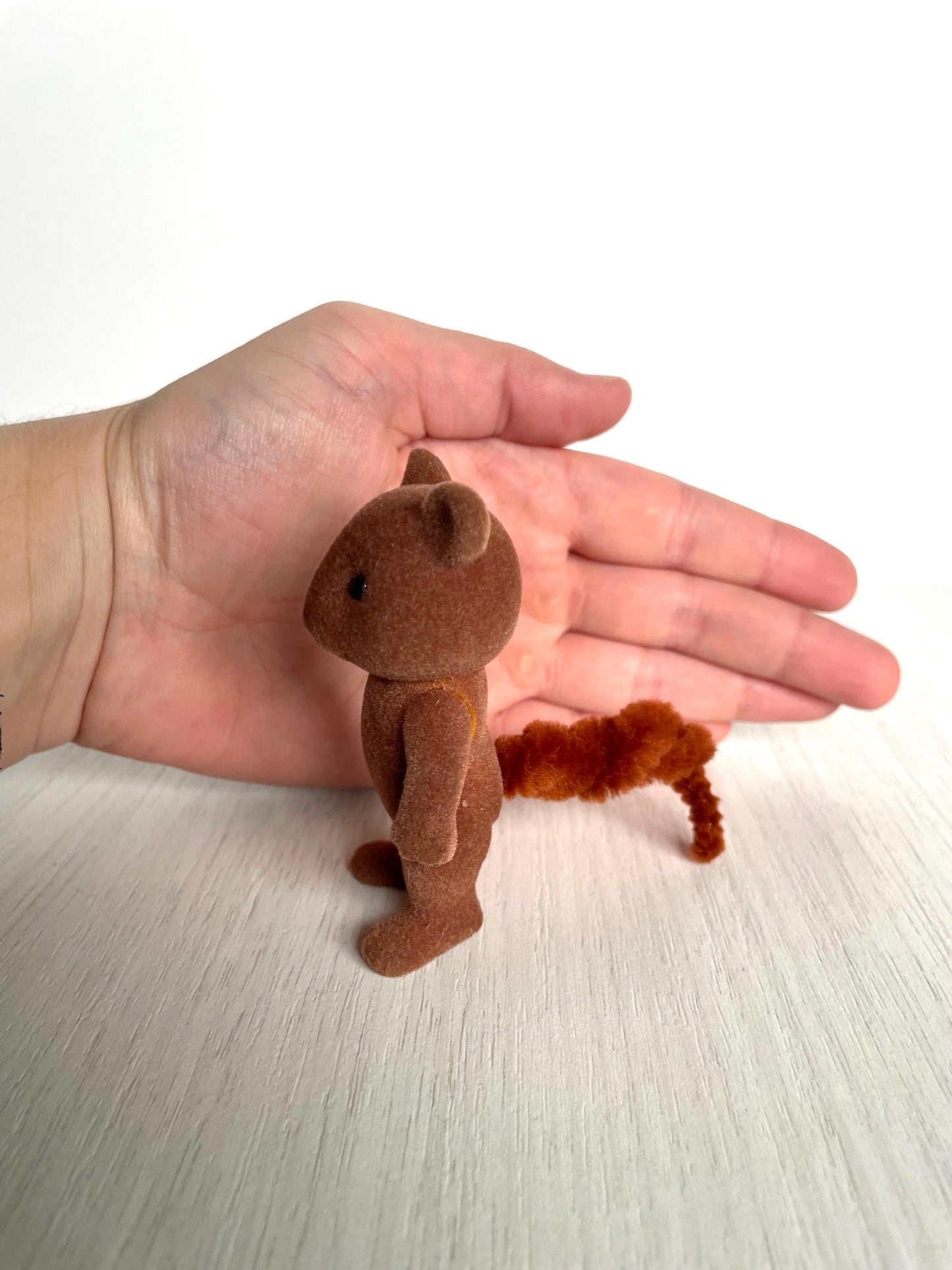 Rare Sylvanian Families Oakwood Squirrel Mom adult, vintage — Calico Critters