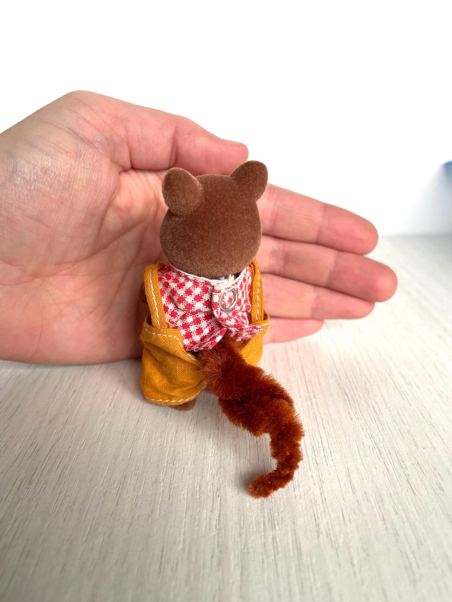Rare Sylvanian Families Oakwood Squirrel Dad adult, vintage — Calico Critters