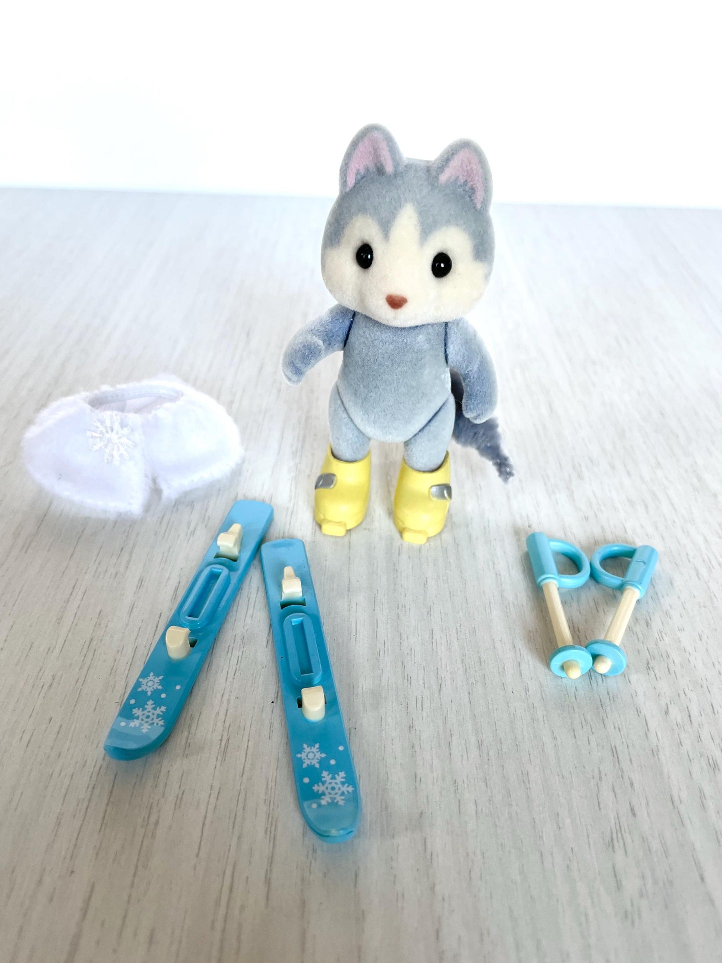 Baby huskies in sled — Sylvanian Families / Calico Critters