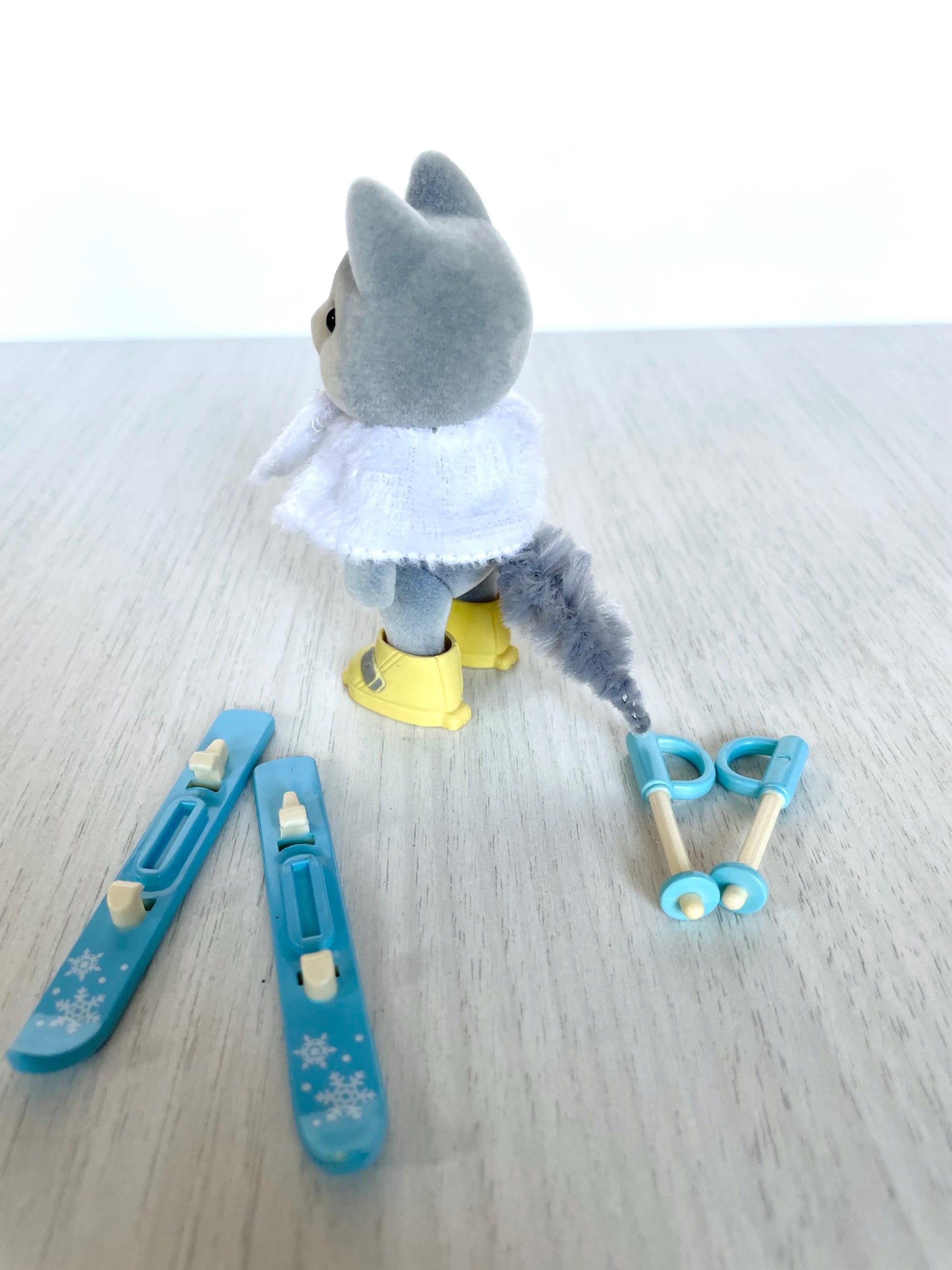 Vintage skis and ski poles — Sylvanian Families / Calico Critters