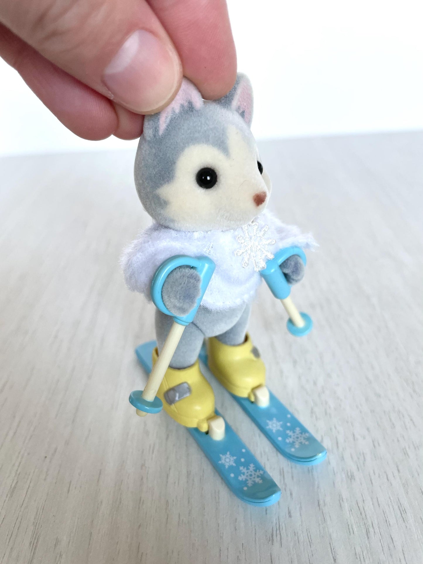 Husky mom with shawl — Sylvanian Families / Calico Critters