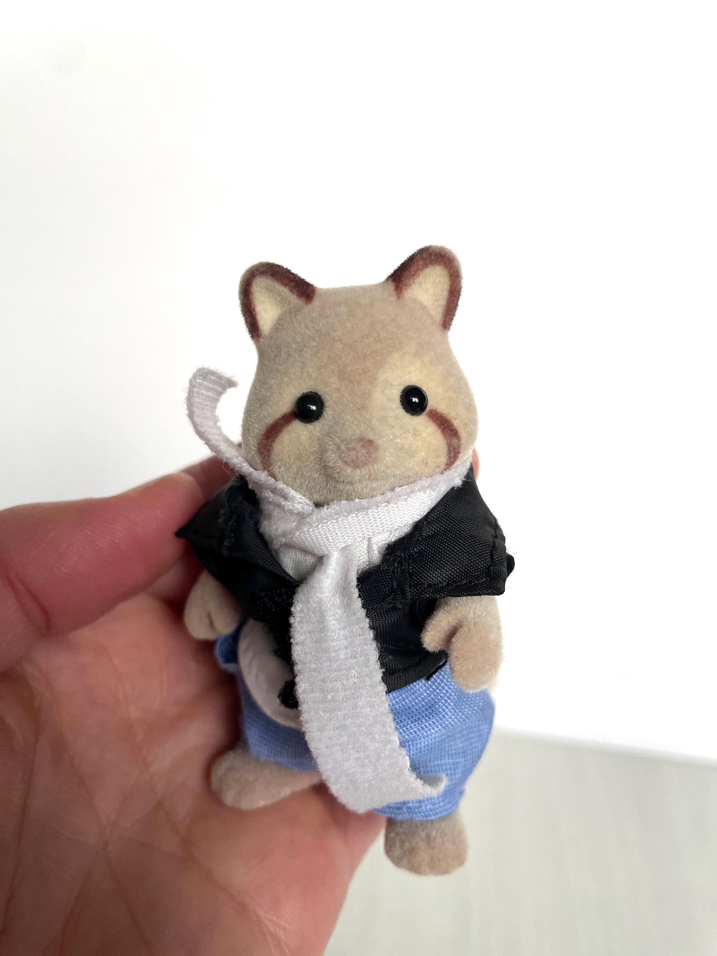 Mulberry Raccoon grandparents in original clothes — vintage Sylvanian Families / Calico Critters