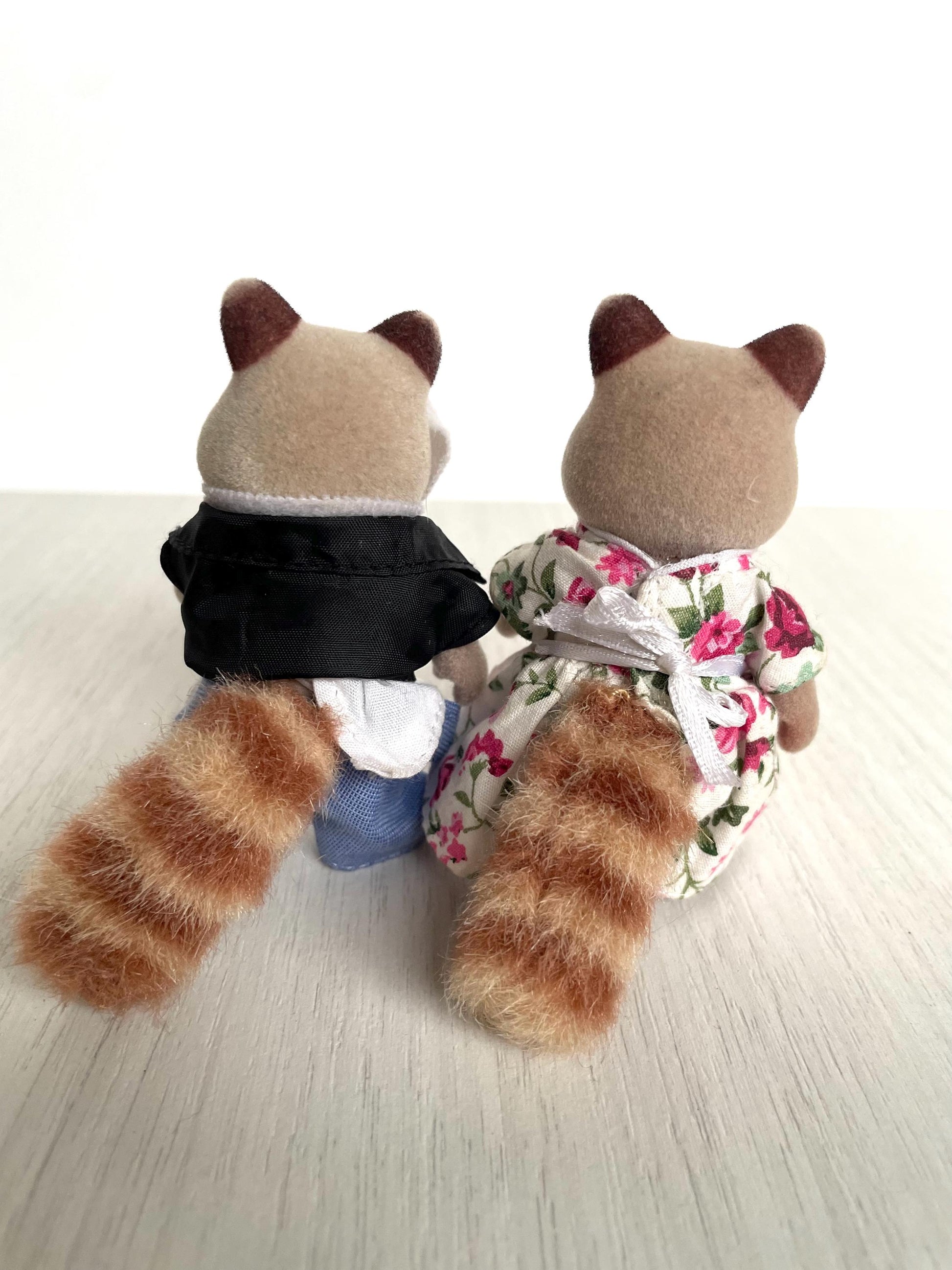 Mulberry Raccoon grandparents detail — Sylvanian Families / Calico Critters
