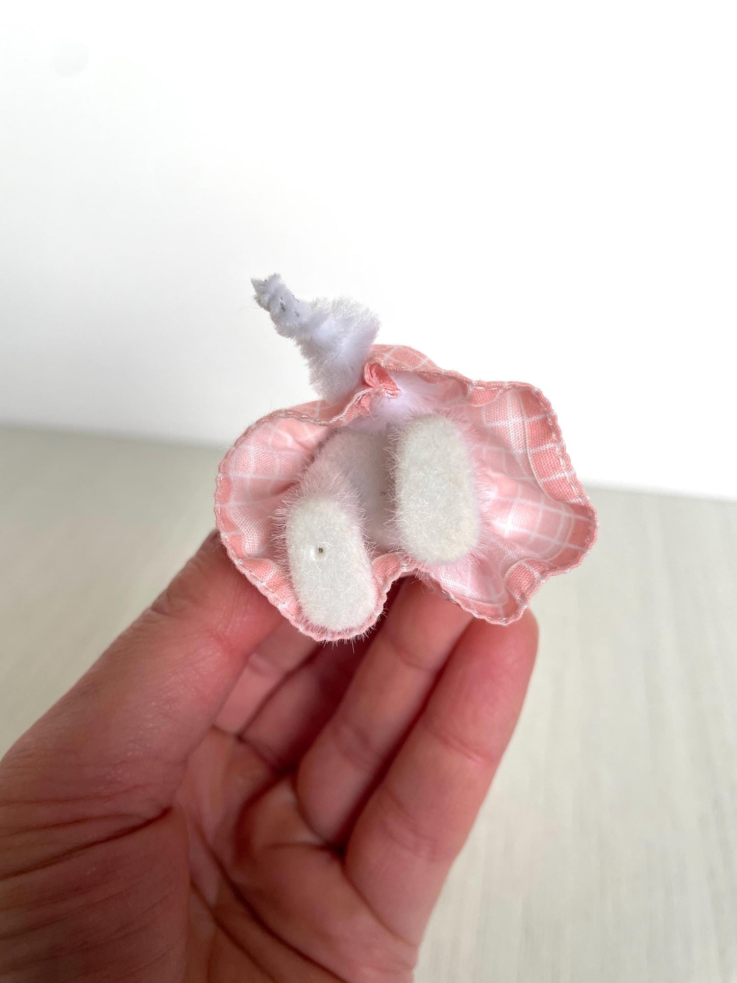 White Persian Cat Calico Critters Cute Animal Figurine for Dollhouse, Valentine's Gift — Sylvanian Families