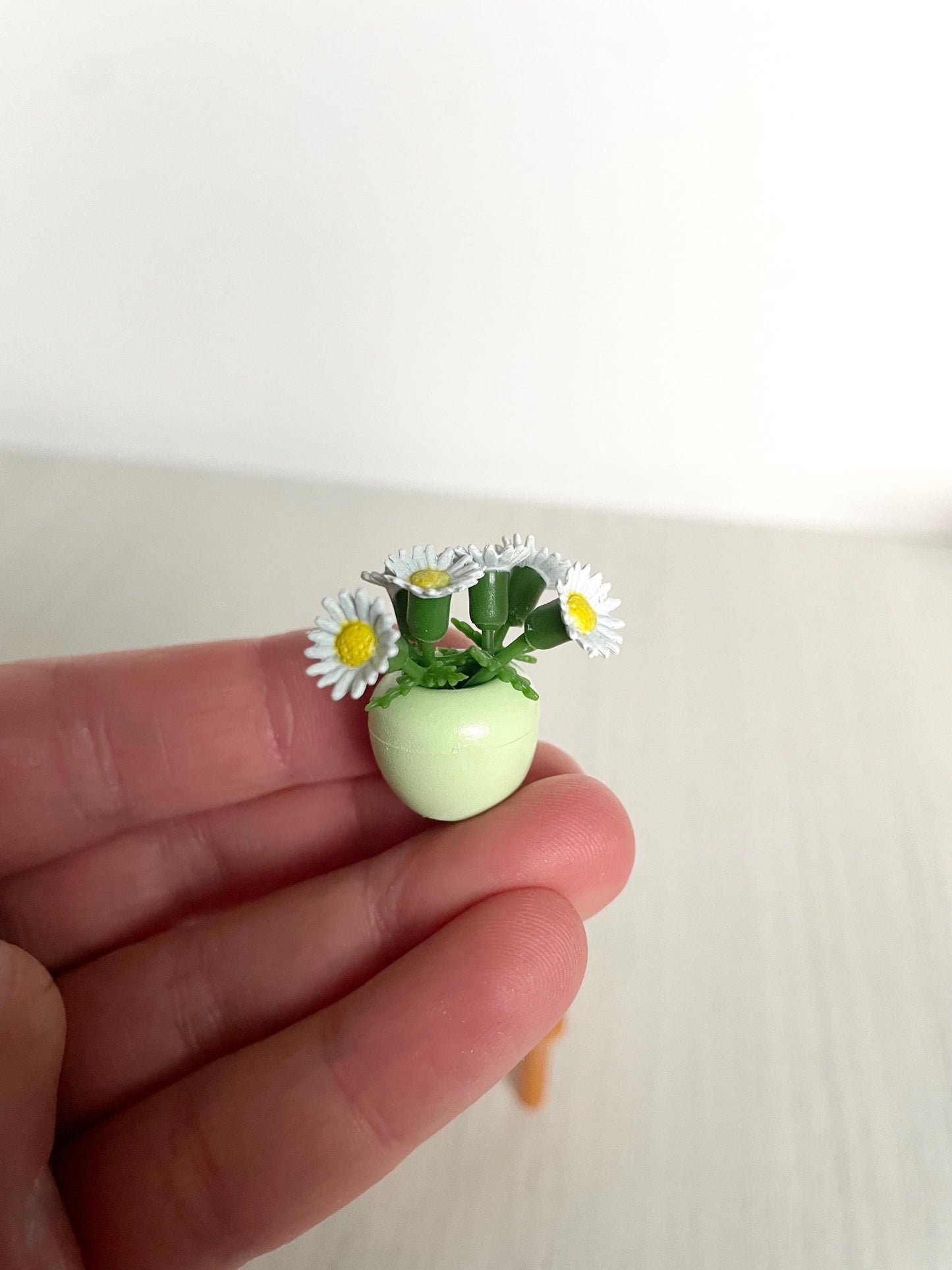 Miniature Calico Critters Side Table with Vase & White Flowers — Sylvanian Families