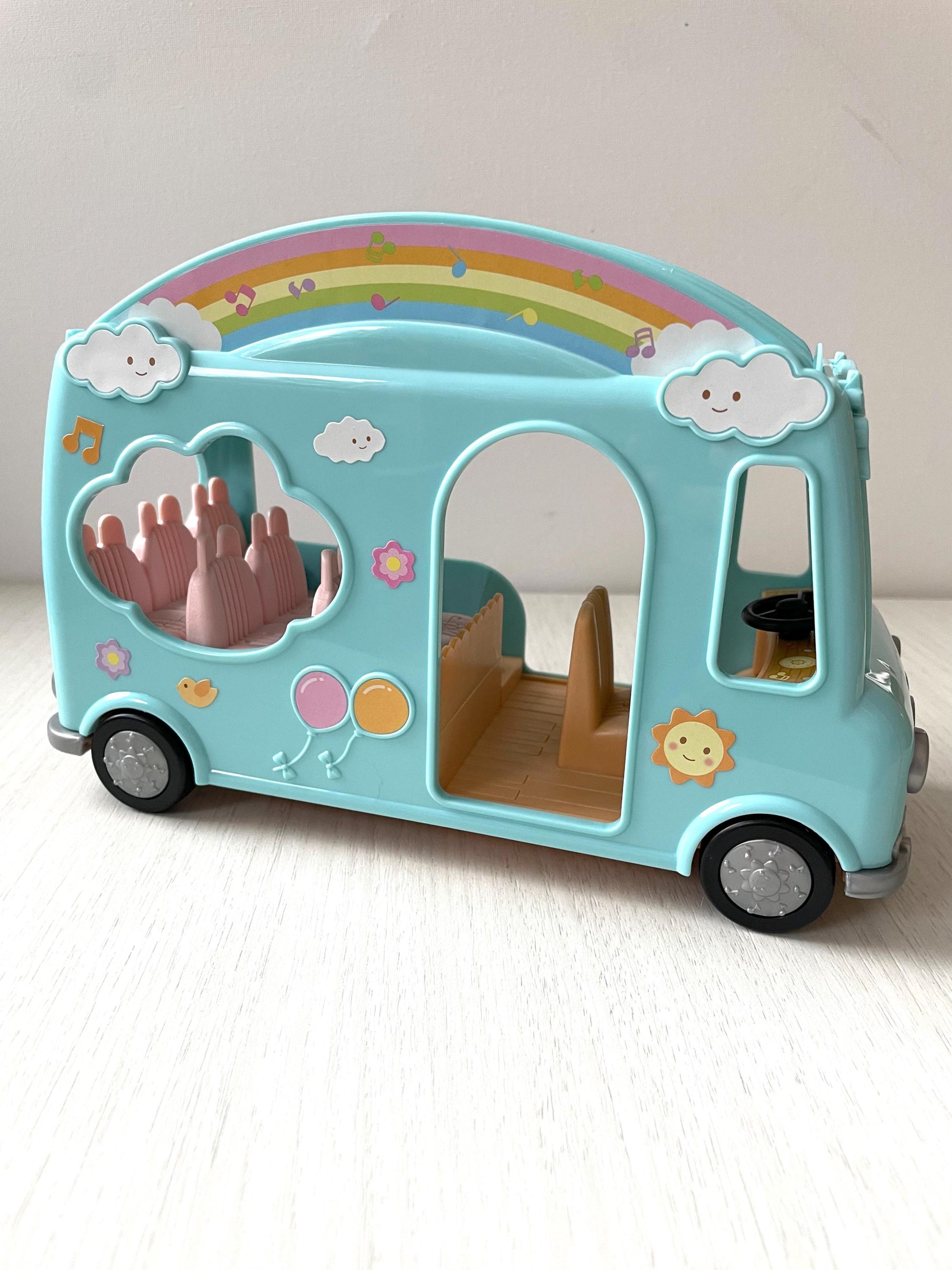 Blue nursery bus detail — Calico Critters / Sylvanian Families