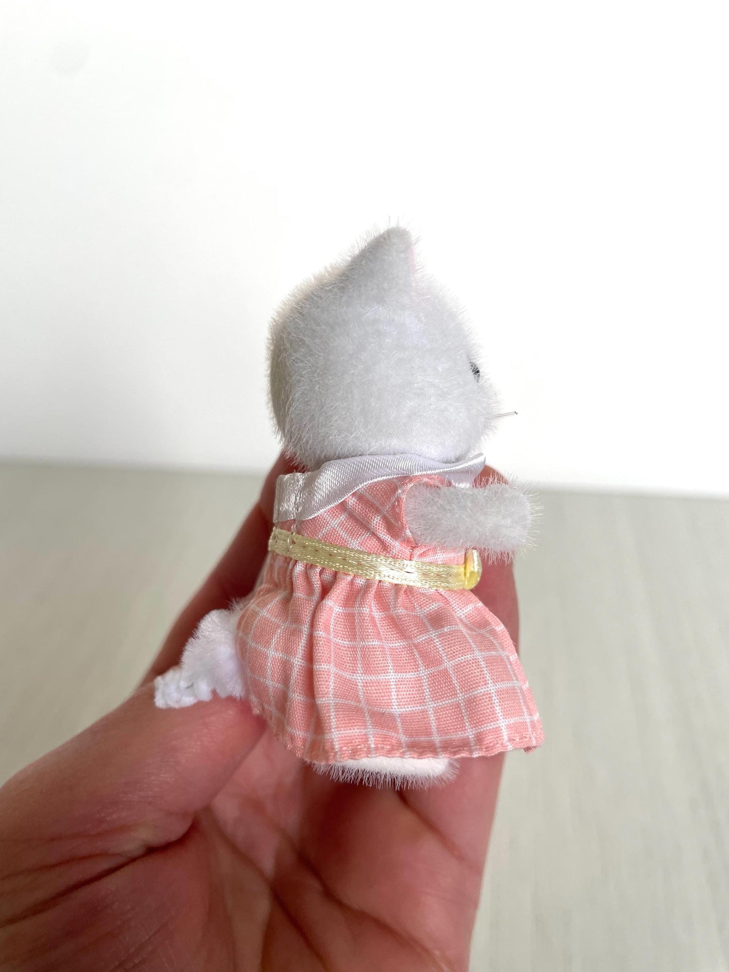 White Persian Cat Calico Critters Cute Animal Figurine for Dollhouse, Valentine's Gift — Sylvanian Families