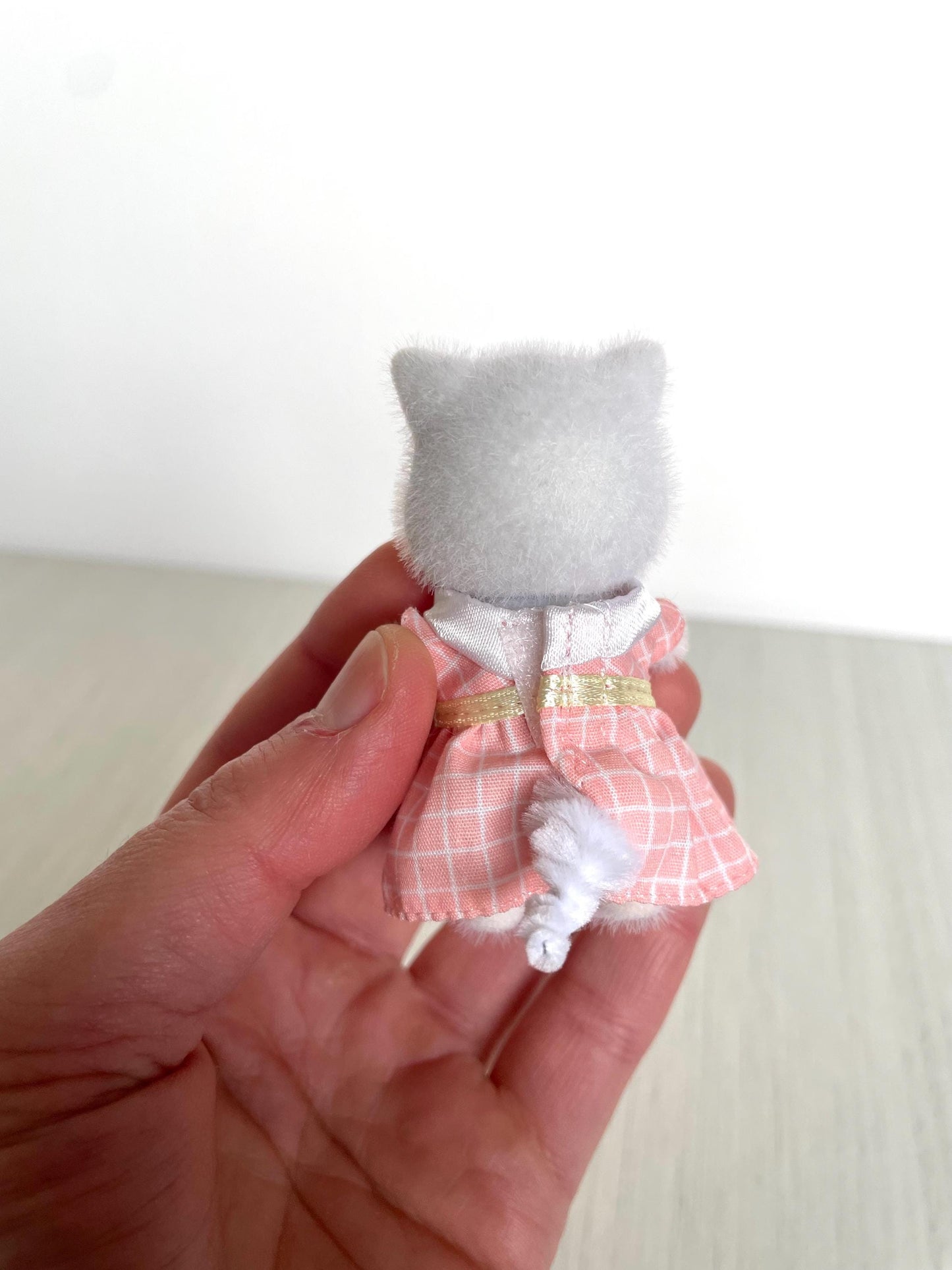 White Persian Cat Calico Critters Cute Animal Figurine for Dollhouse, Valentine's Gift — Sylvanian Families