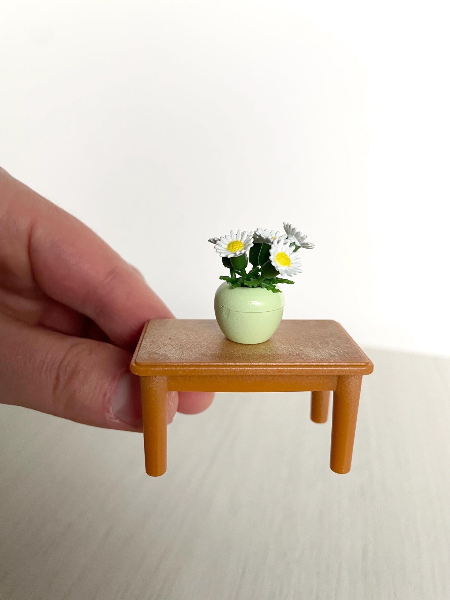 Miniature Calico Critters Side Table with Vase & White Flowers — Sylvanian Families