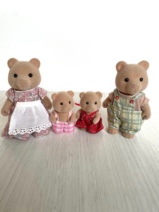 Calico Critters Huntington Bear Family Vintage Sylvanian Family with original clothes in very good played with condition